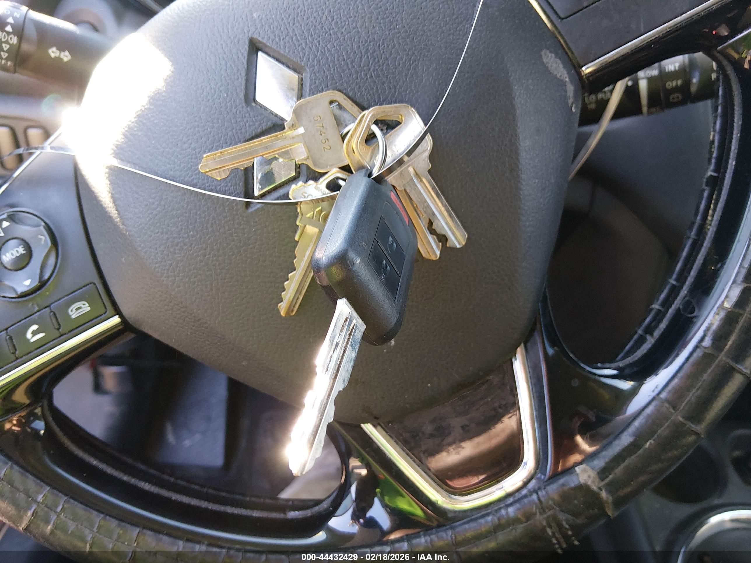 MITSUBISHI OUTLANDER image 11
