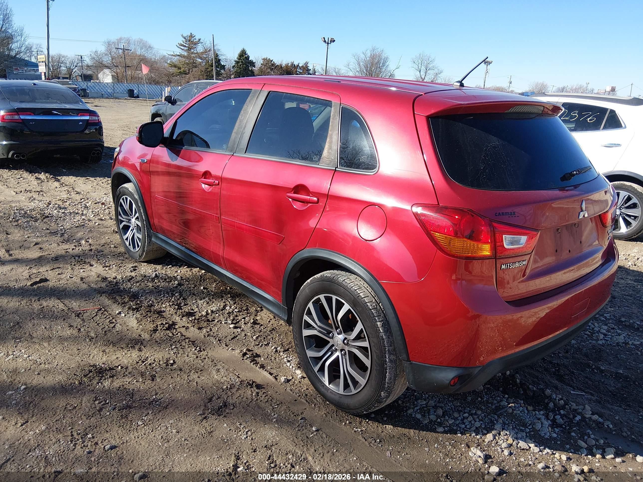 MITSUBISHI OUTLANDER image 3