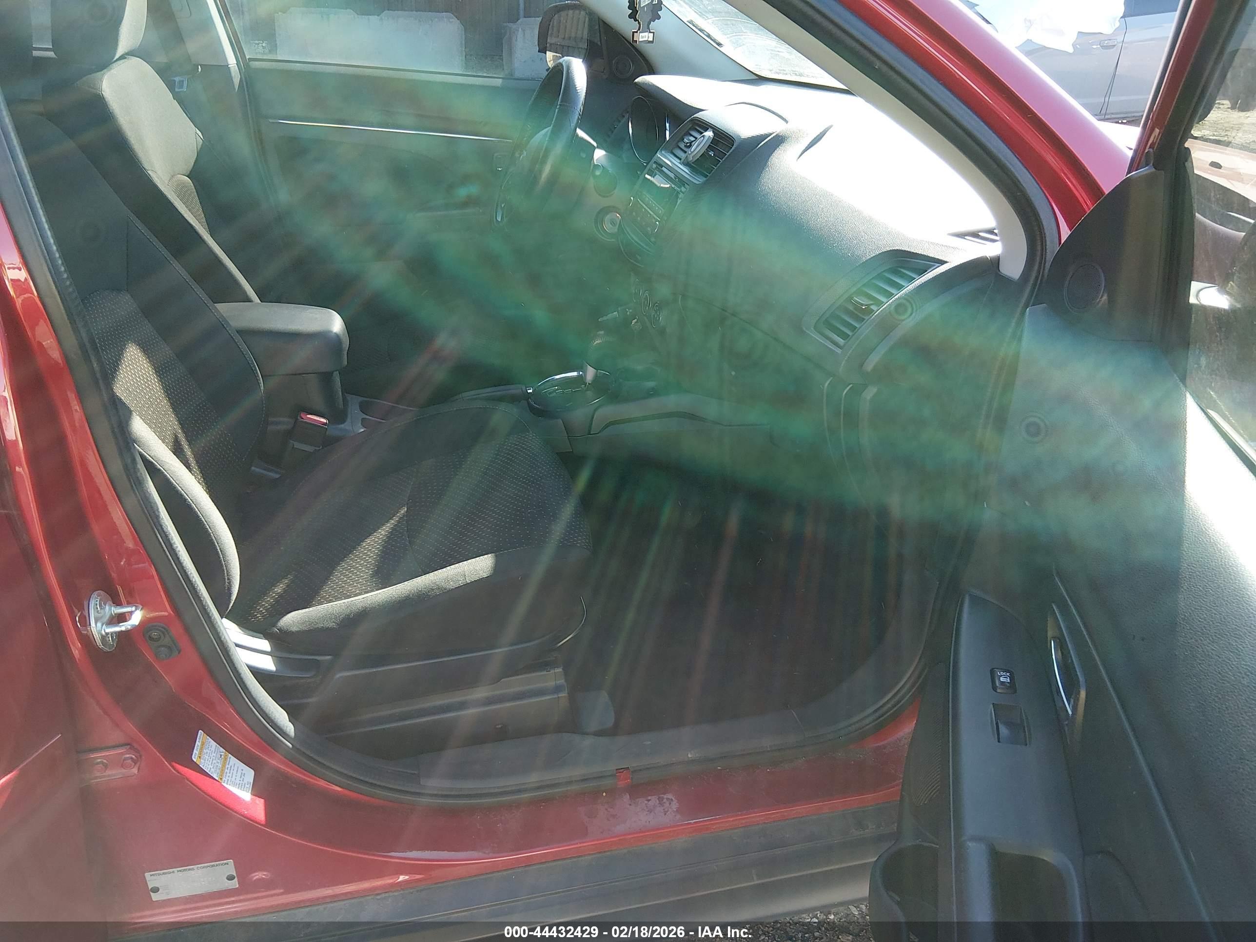 MITSUBISHI OUTLANDER image 5