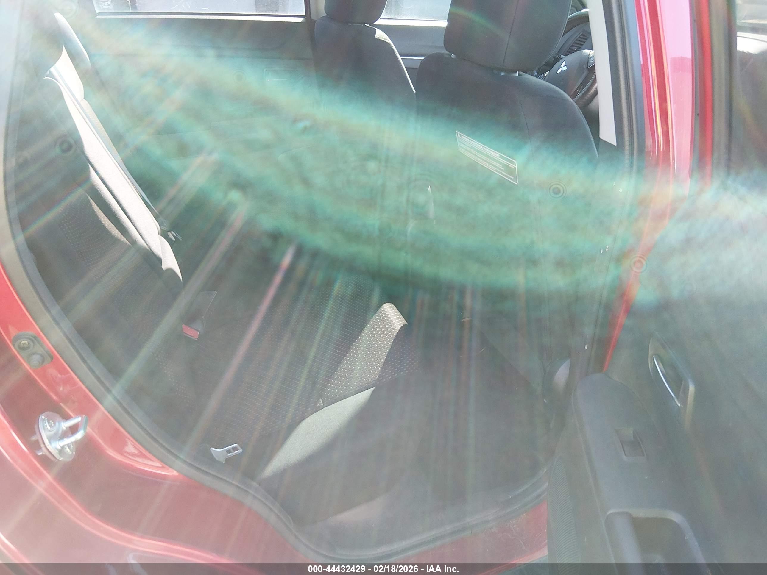 MITSUBISHI OUTLANDER image 8