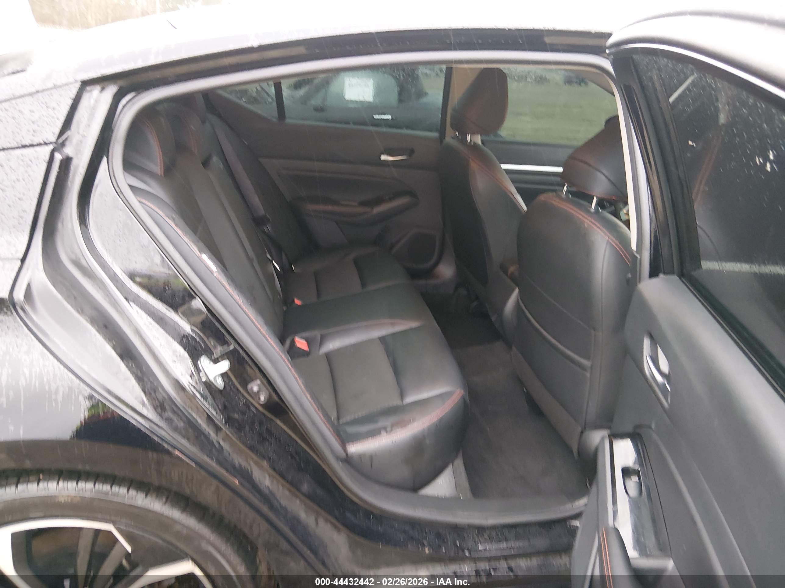 NISSAN ALTIMA image 8