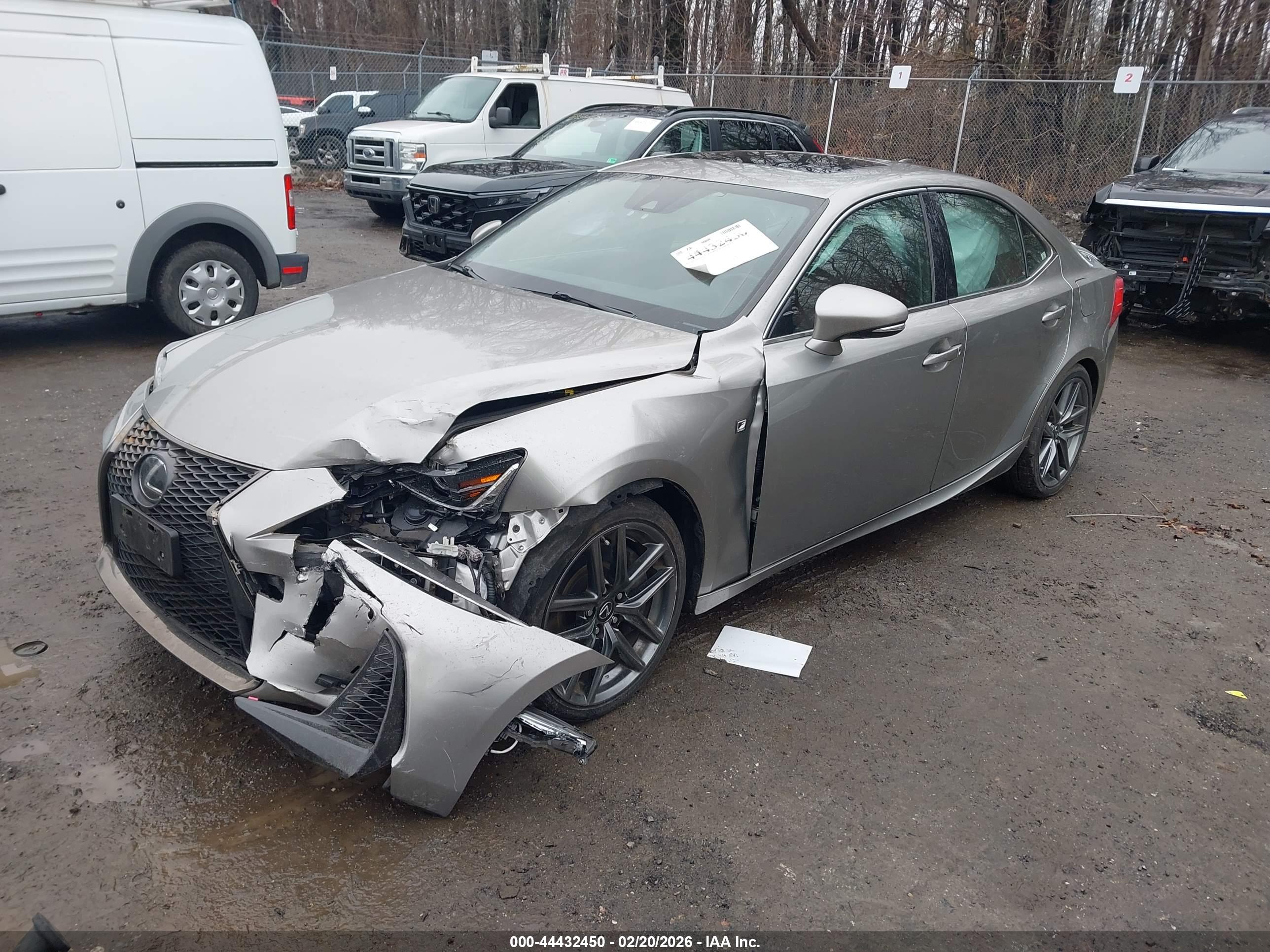 LEXUS IS image 2