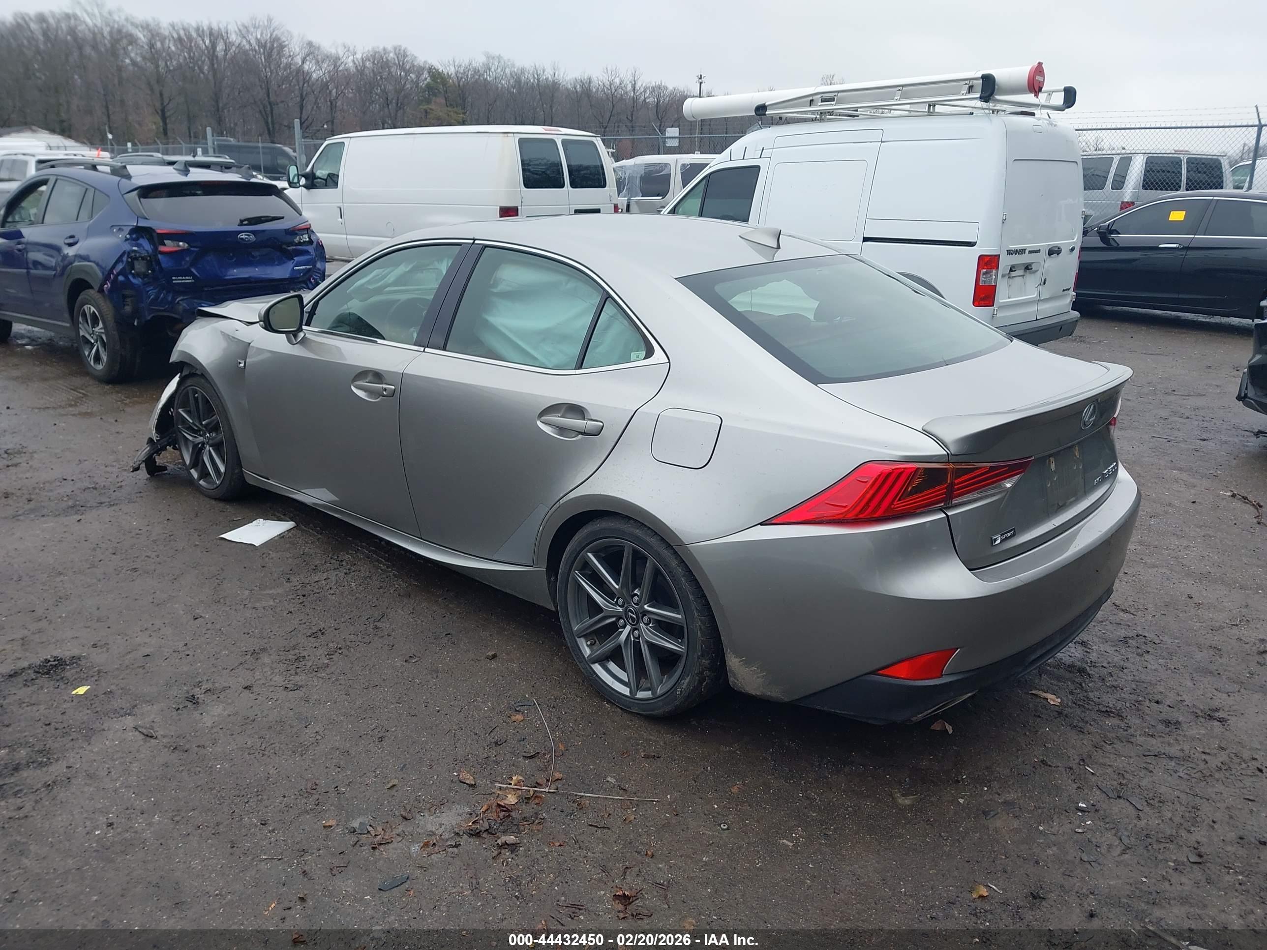 LEXUS IS image 3