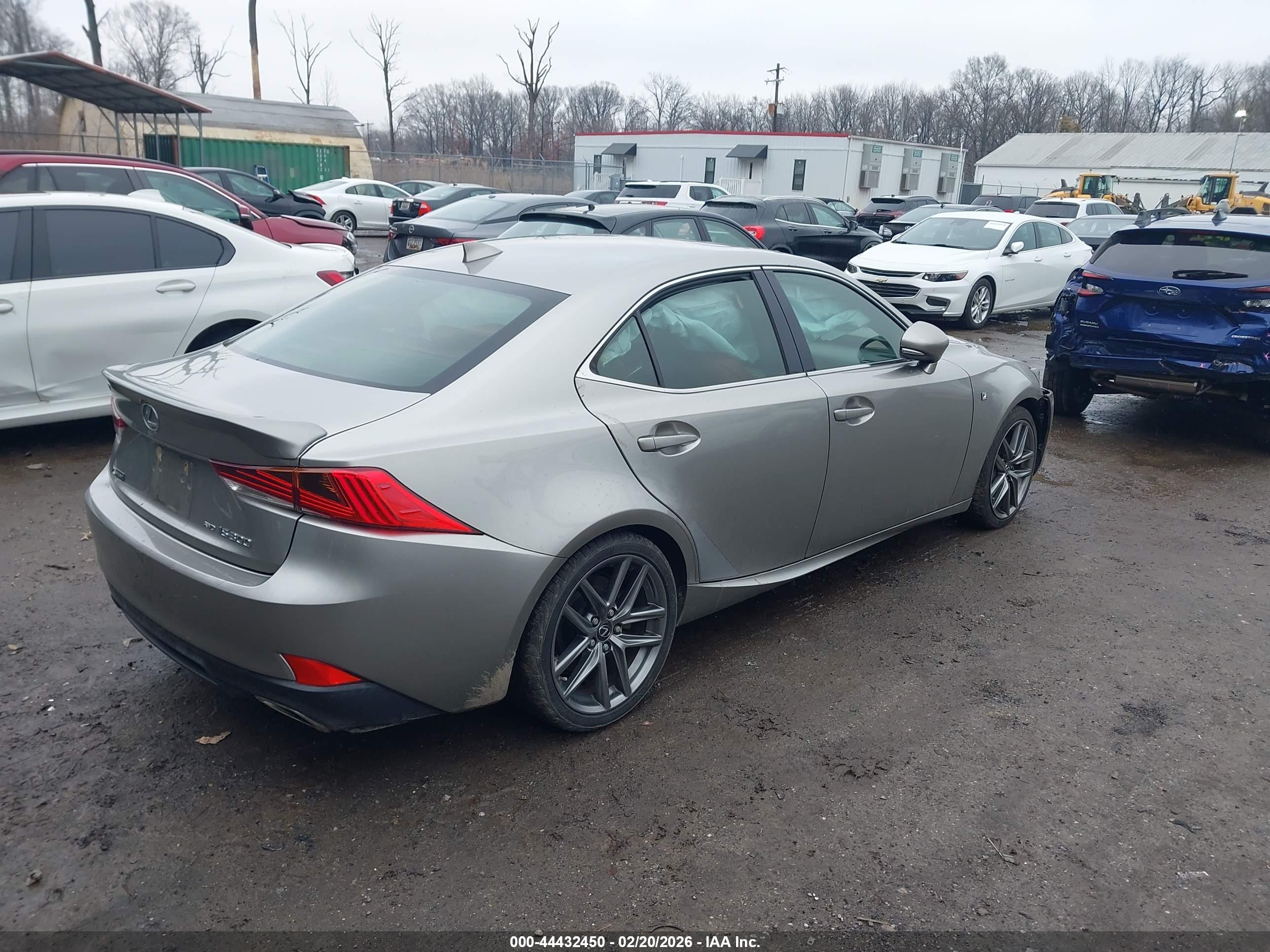 LEXUS IS image 4