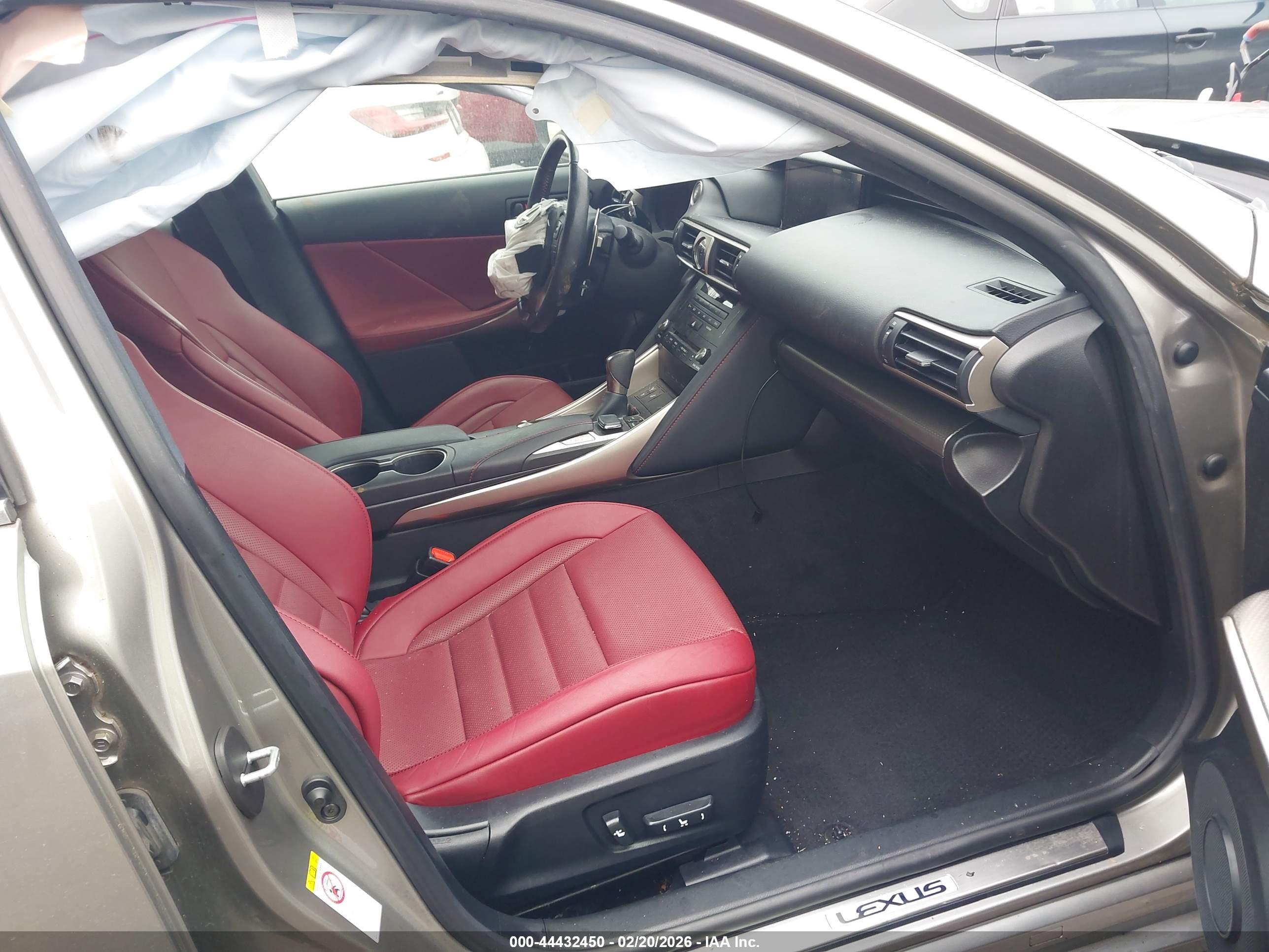 LEXUS IS image 5