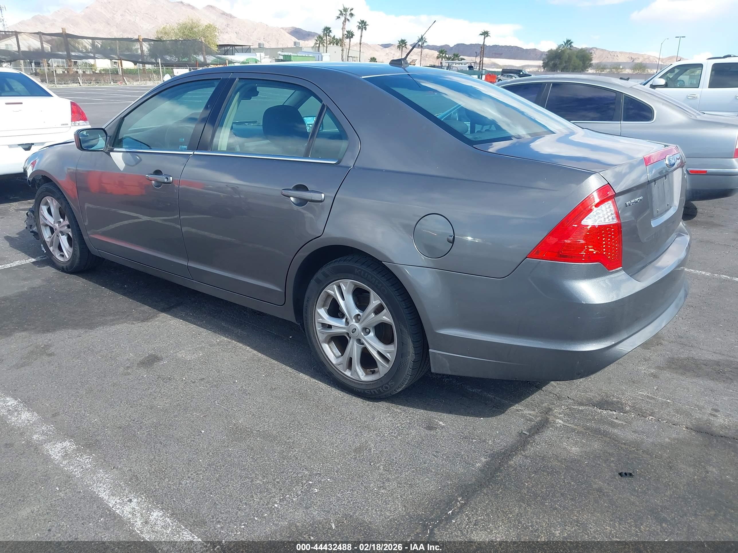 FORD FUSION image 3