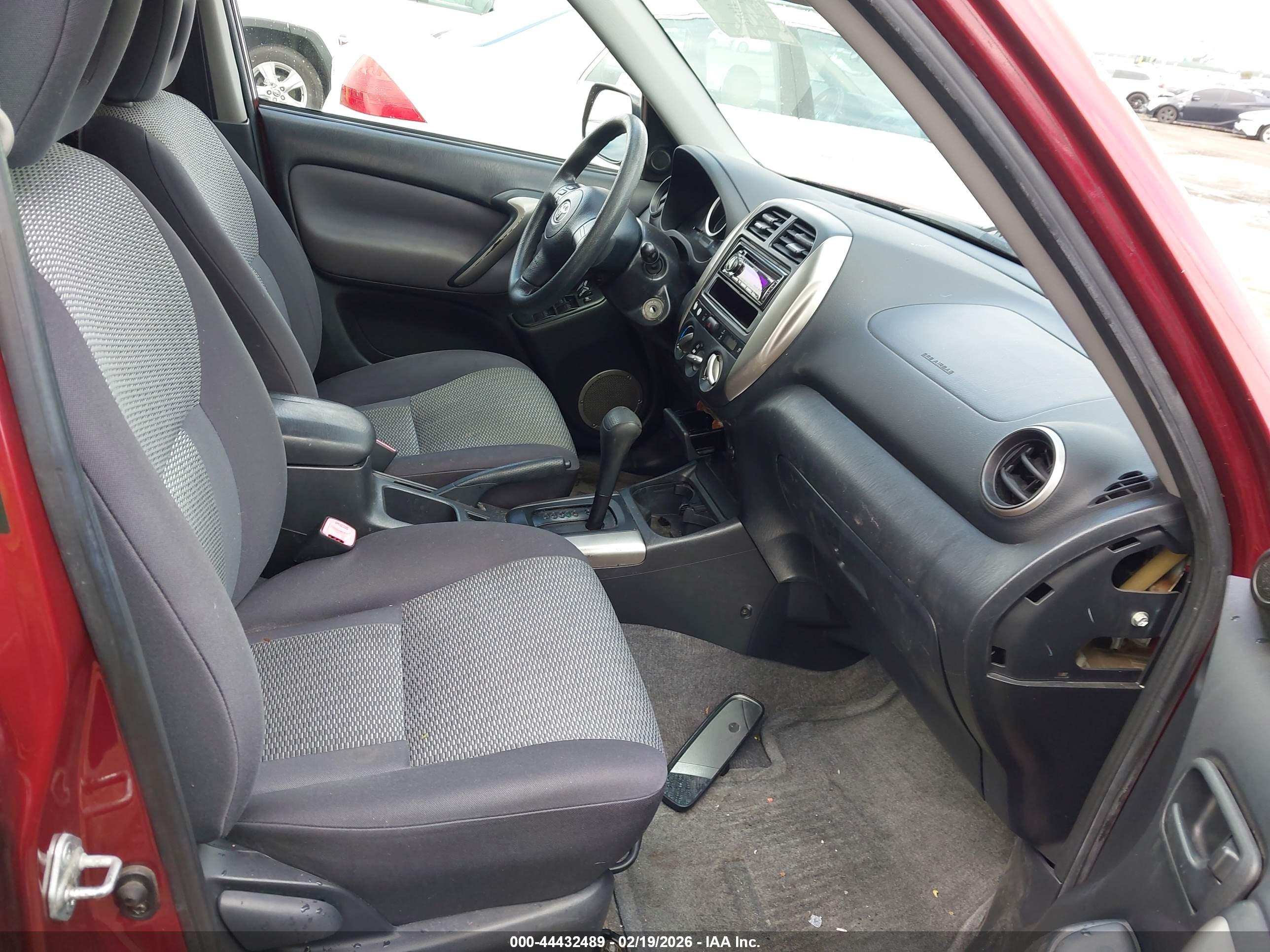 TOYOTA RAV4 image 5