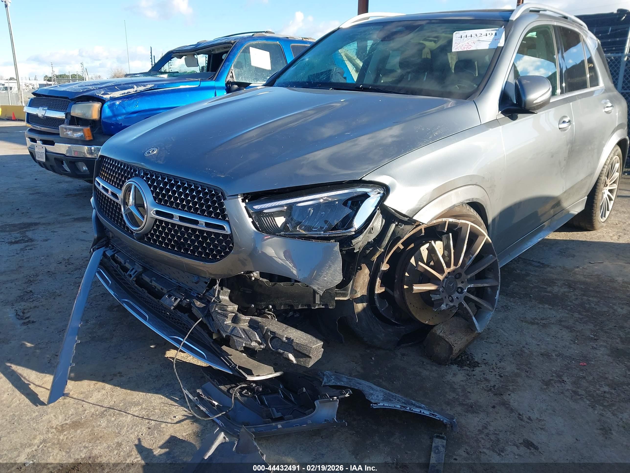MERCEDES-BENZ GLE image 6