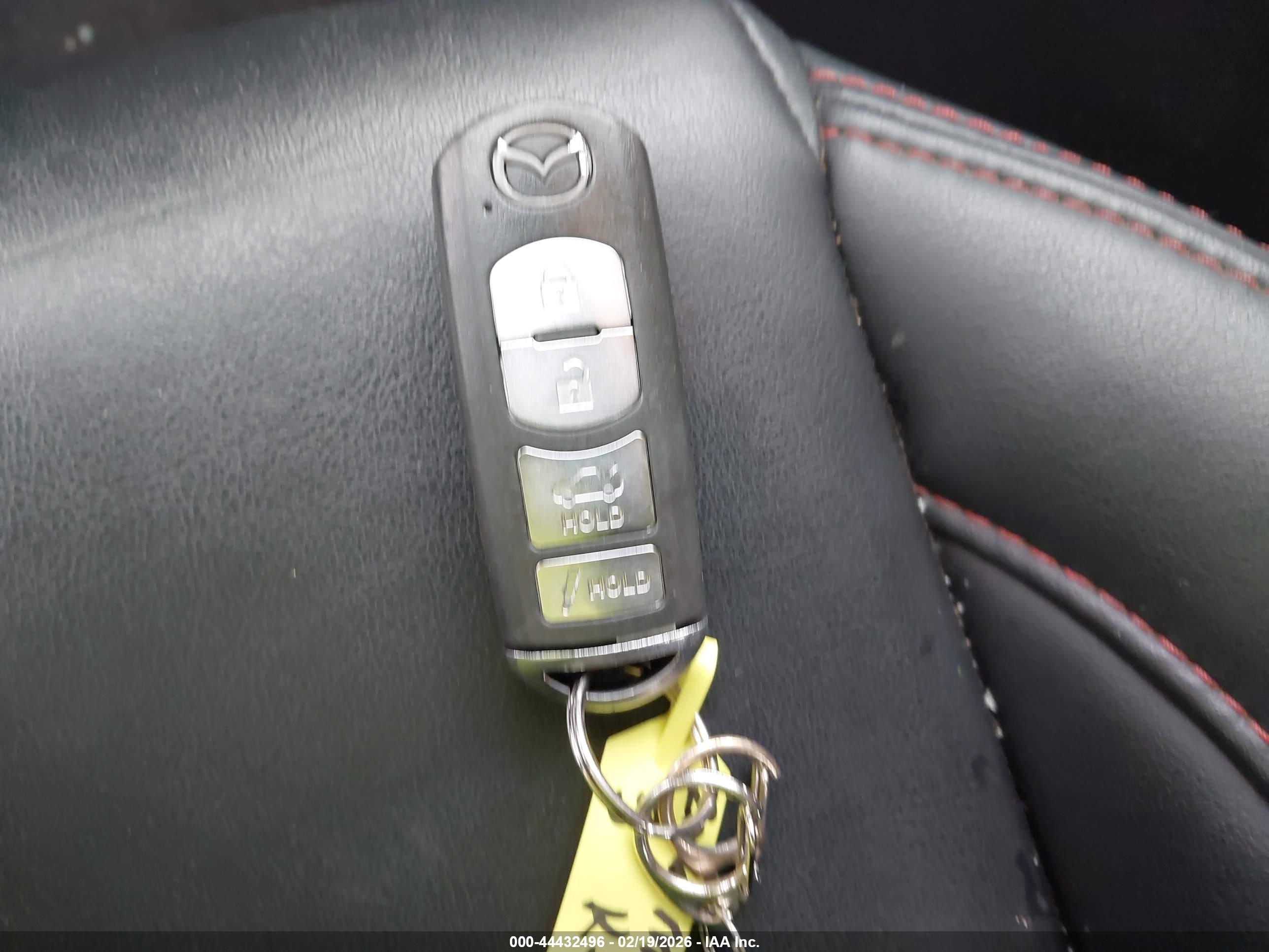 MAZDA MAZDA3 image 11