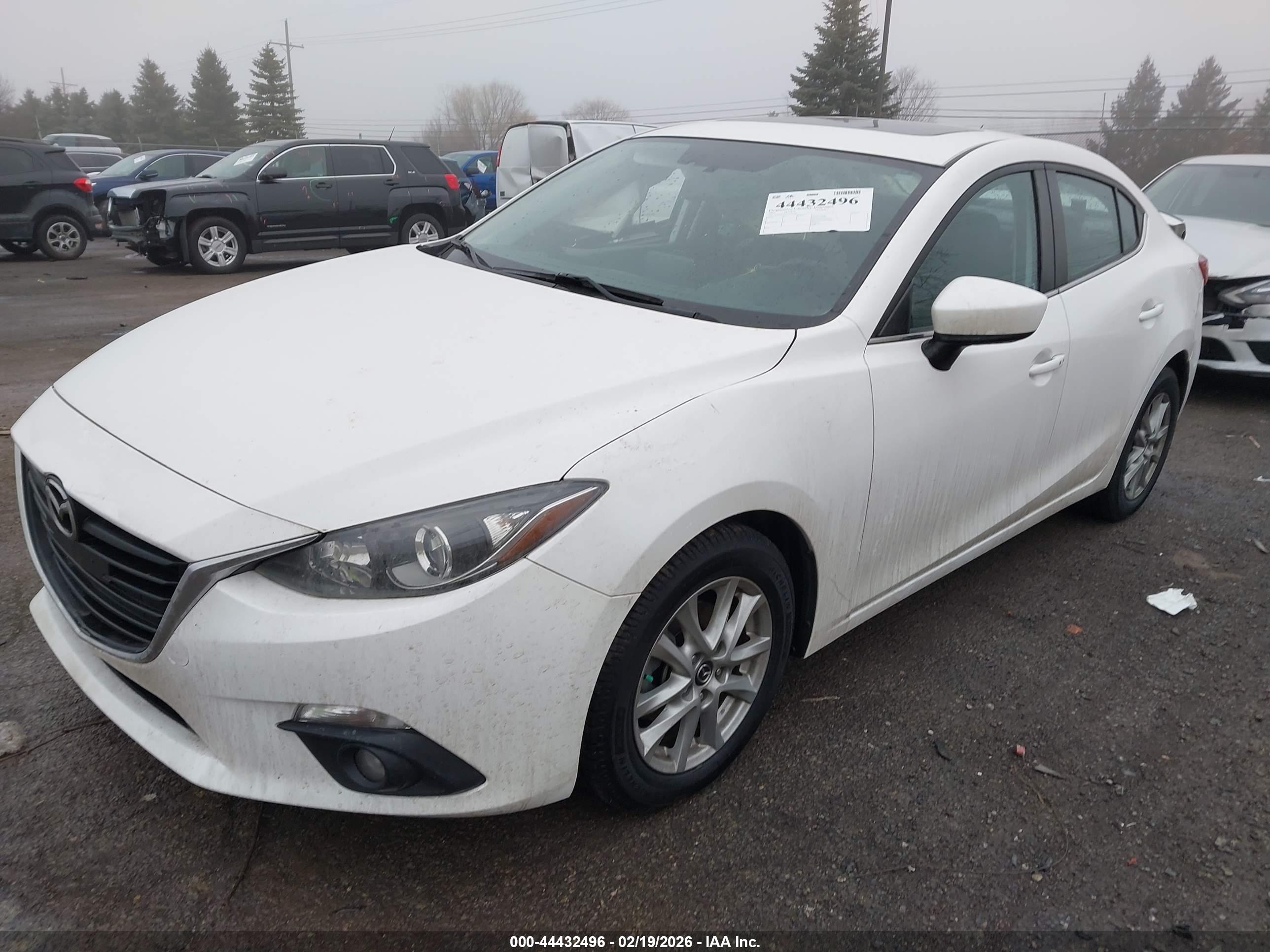 MAZDA MAZDA3 image 2