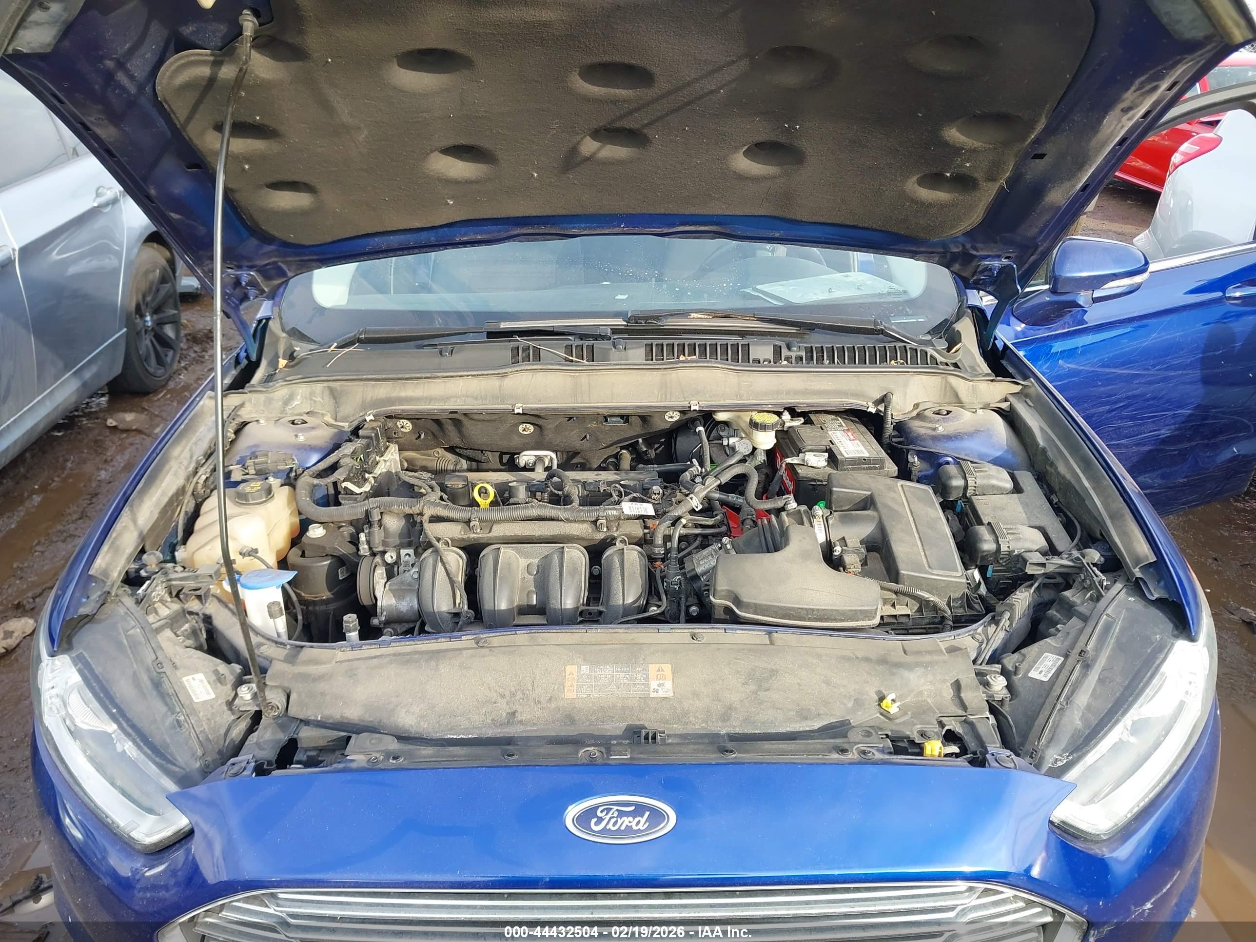 FORD FUSION image 10