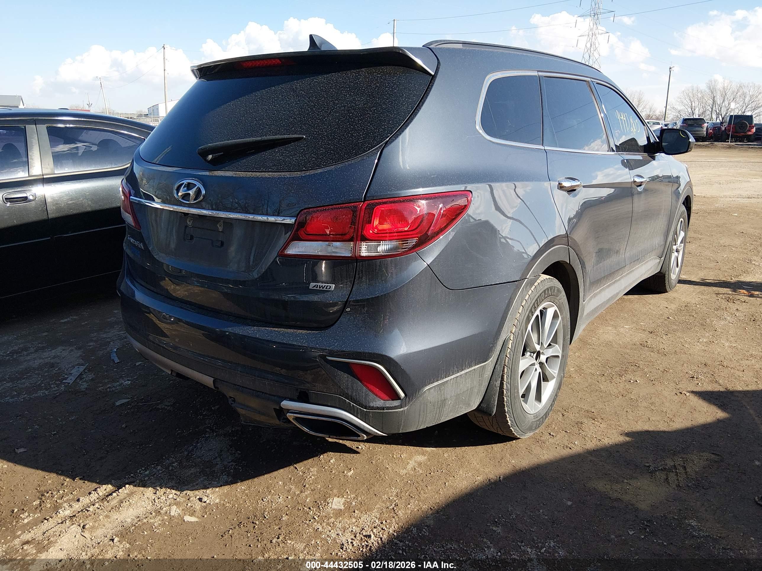 HYUNDAI SANTA image 4