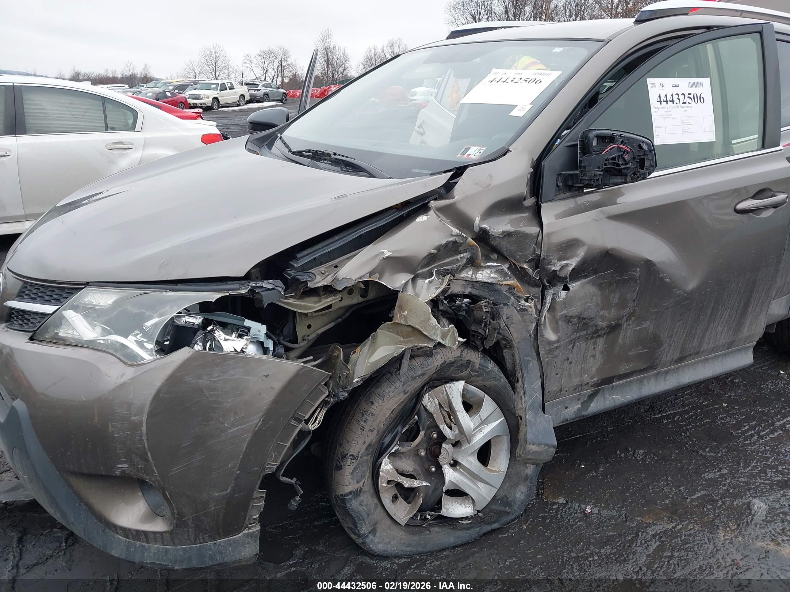 TOYOTA RAV4 image 6