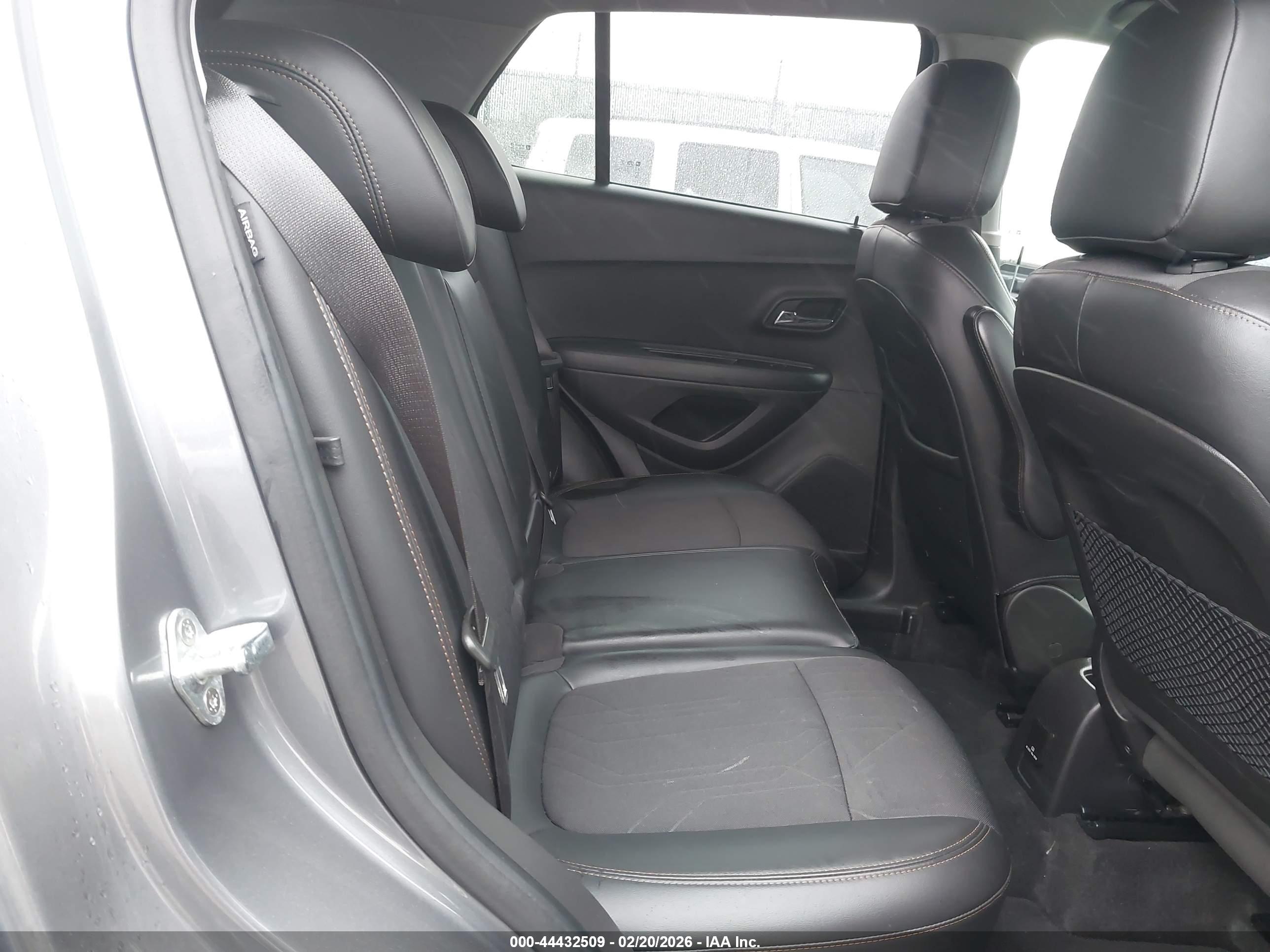 CHEVROLET TRAX image 8