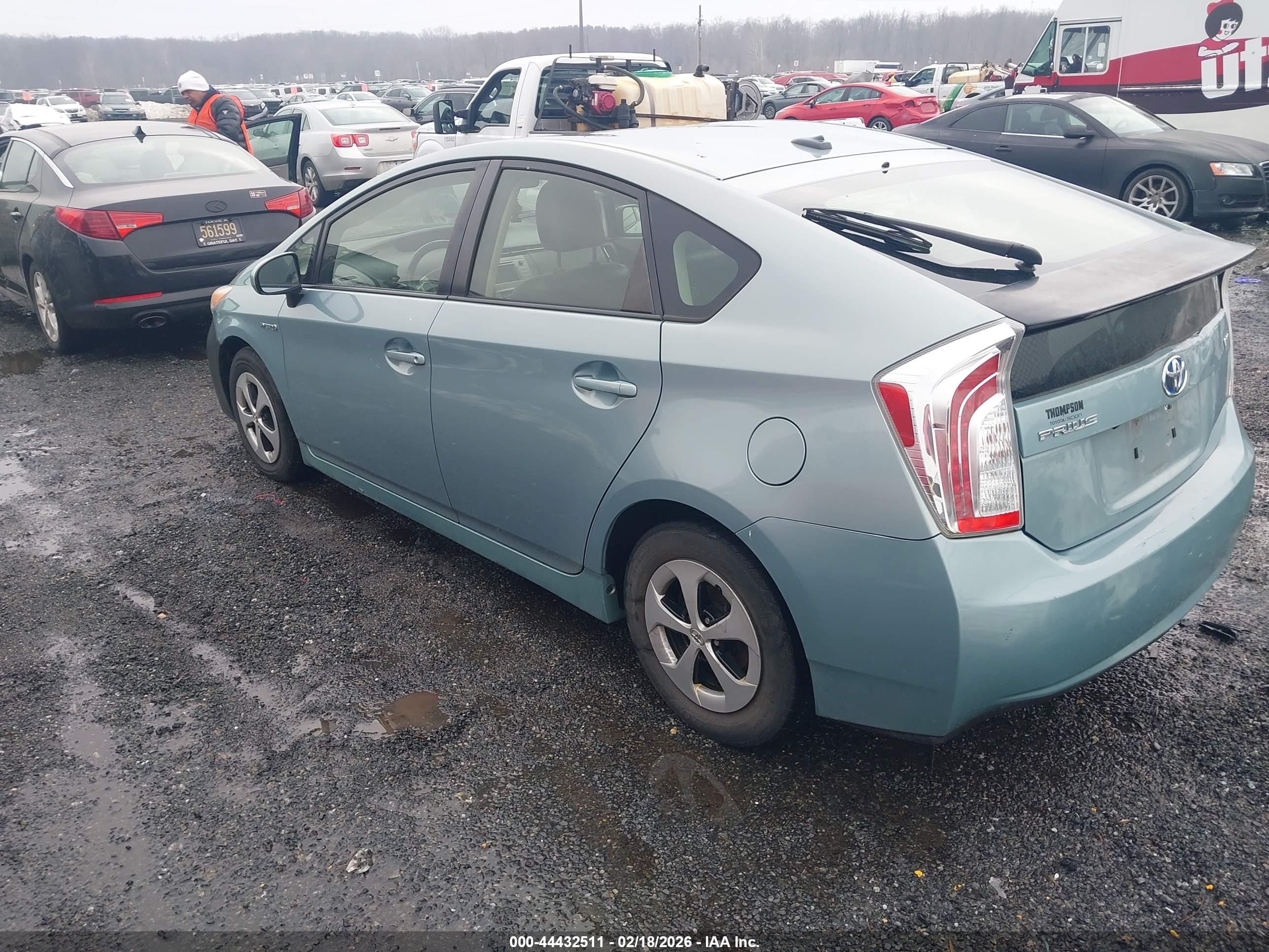 TOYOTA PRIUS image 3