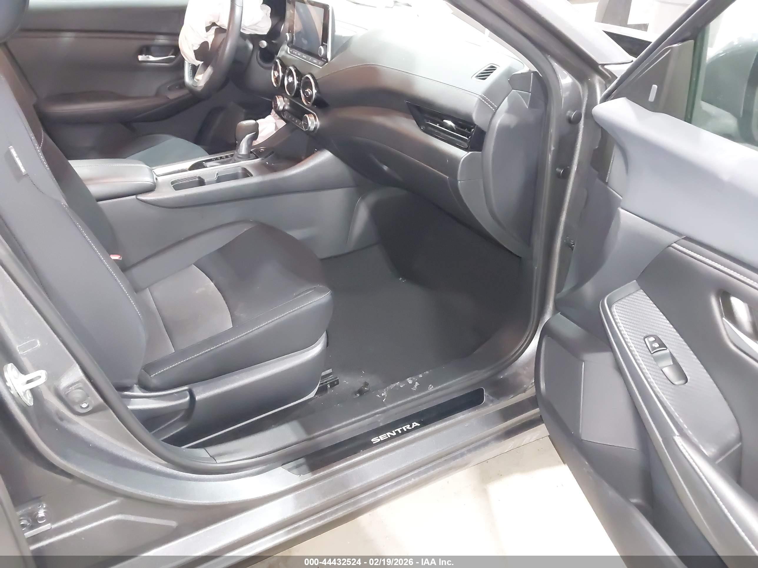 NISSAN SENTRA image 5