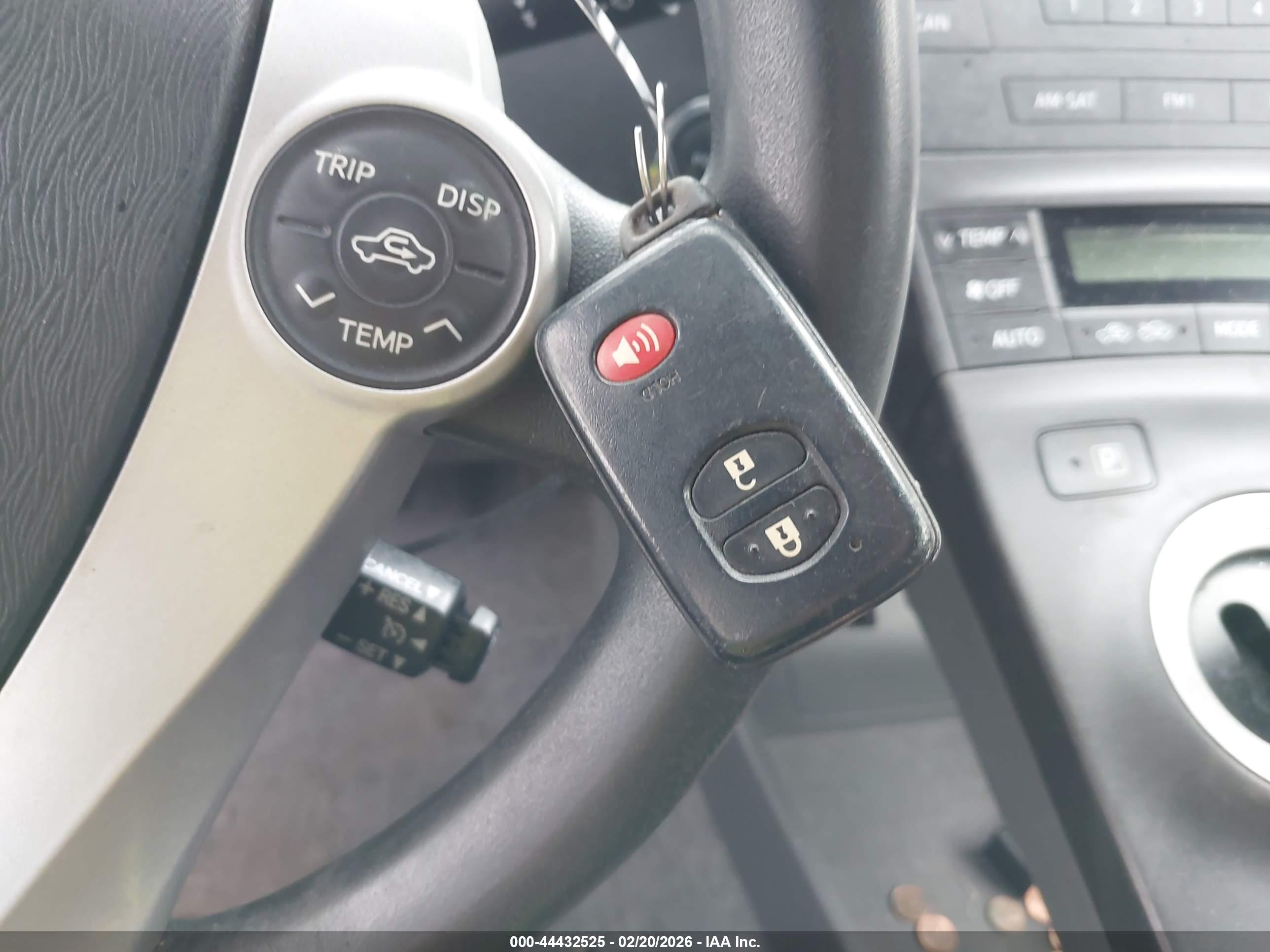 TOYOTA PRIUS image 11