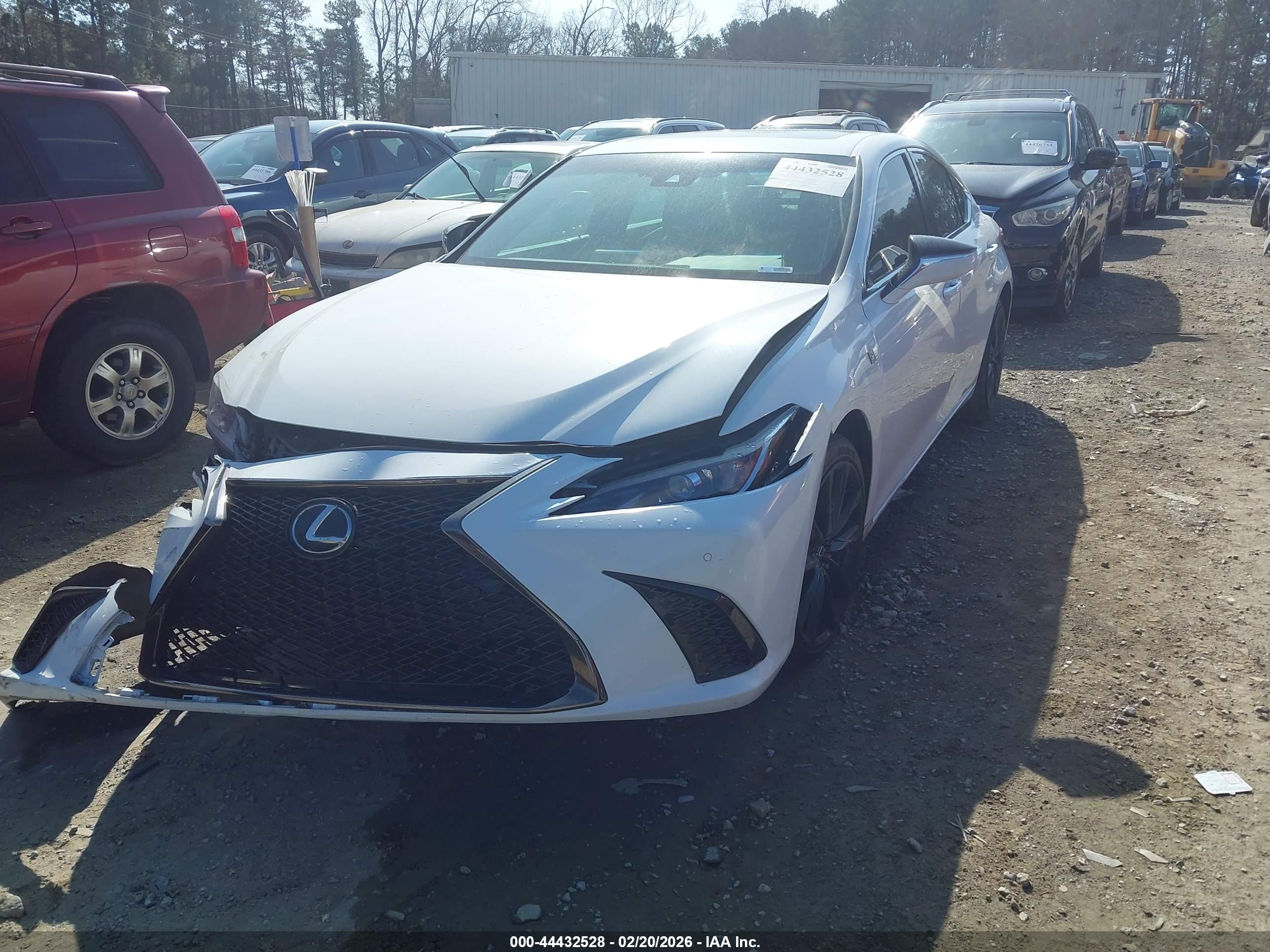 LEXUS ES image 2
