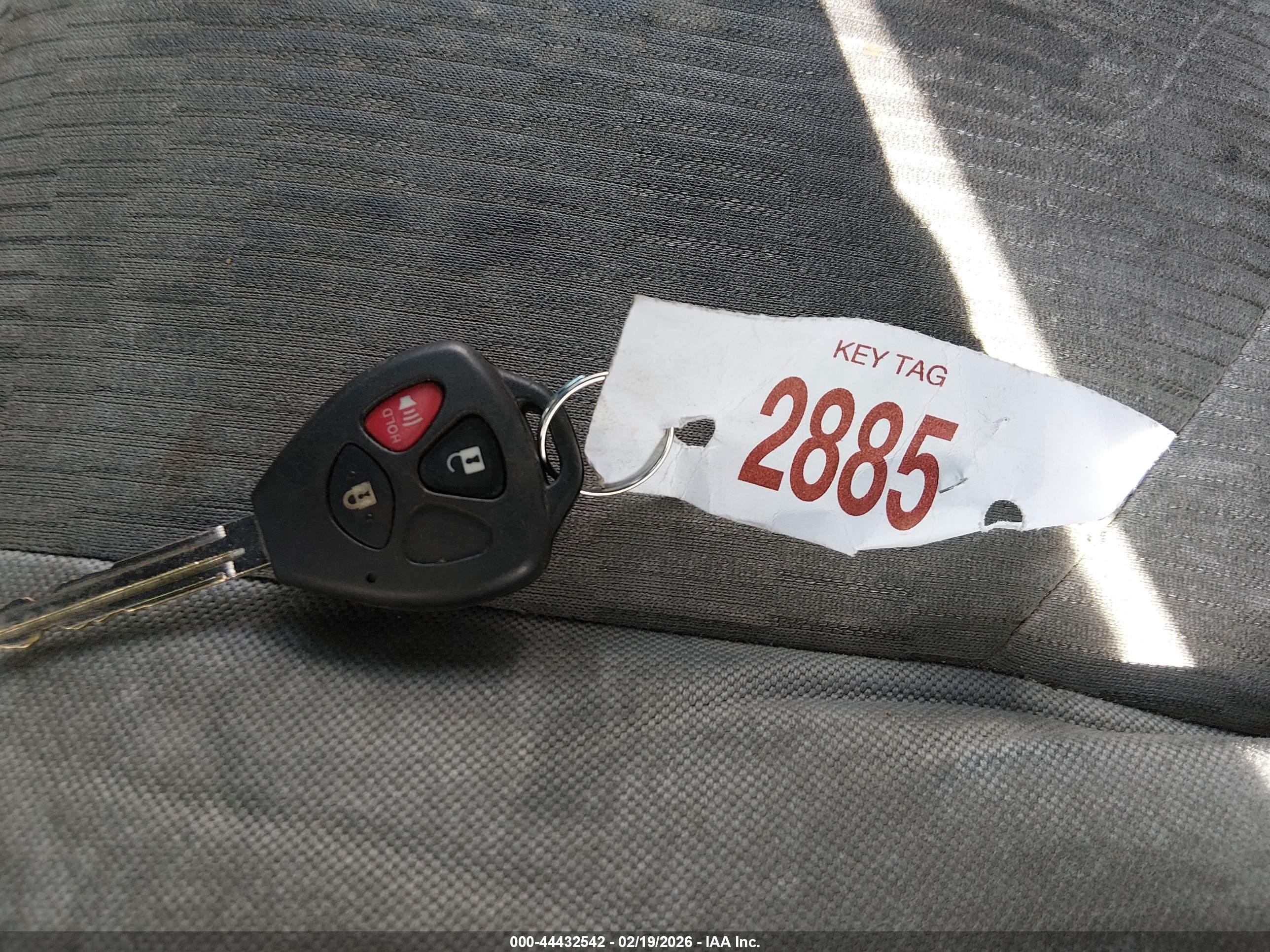 TOYOTA RAV4 image 11