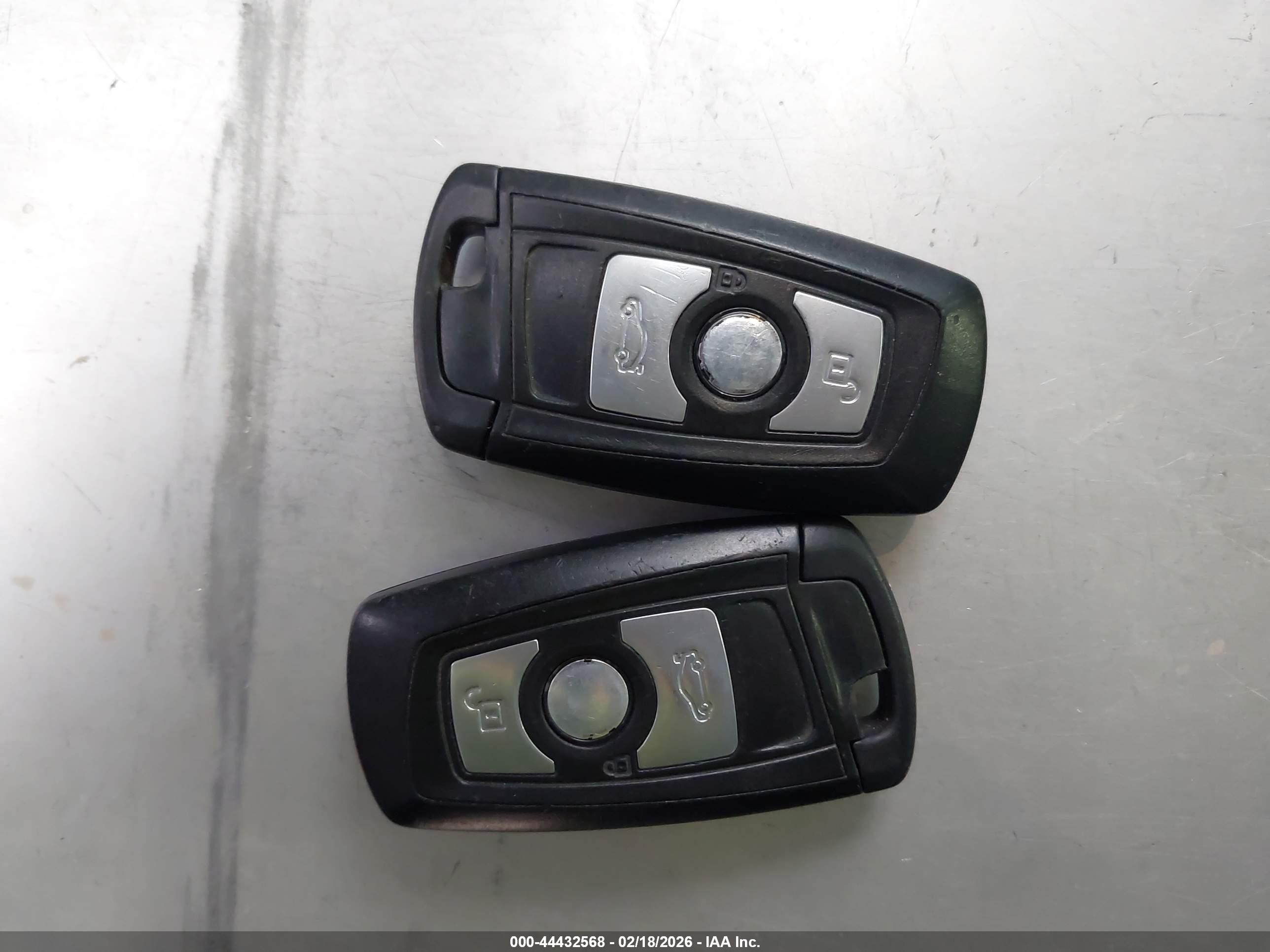 BMW 328I image 11