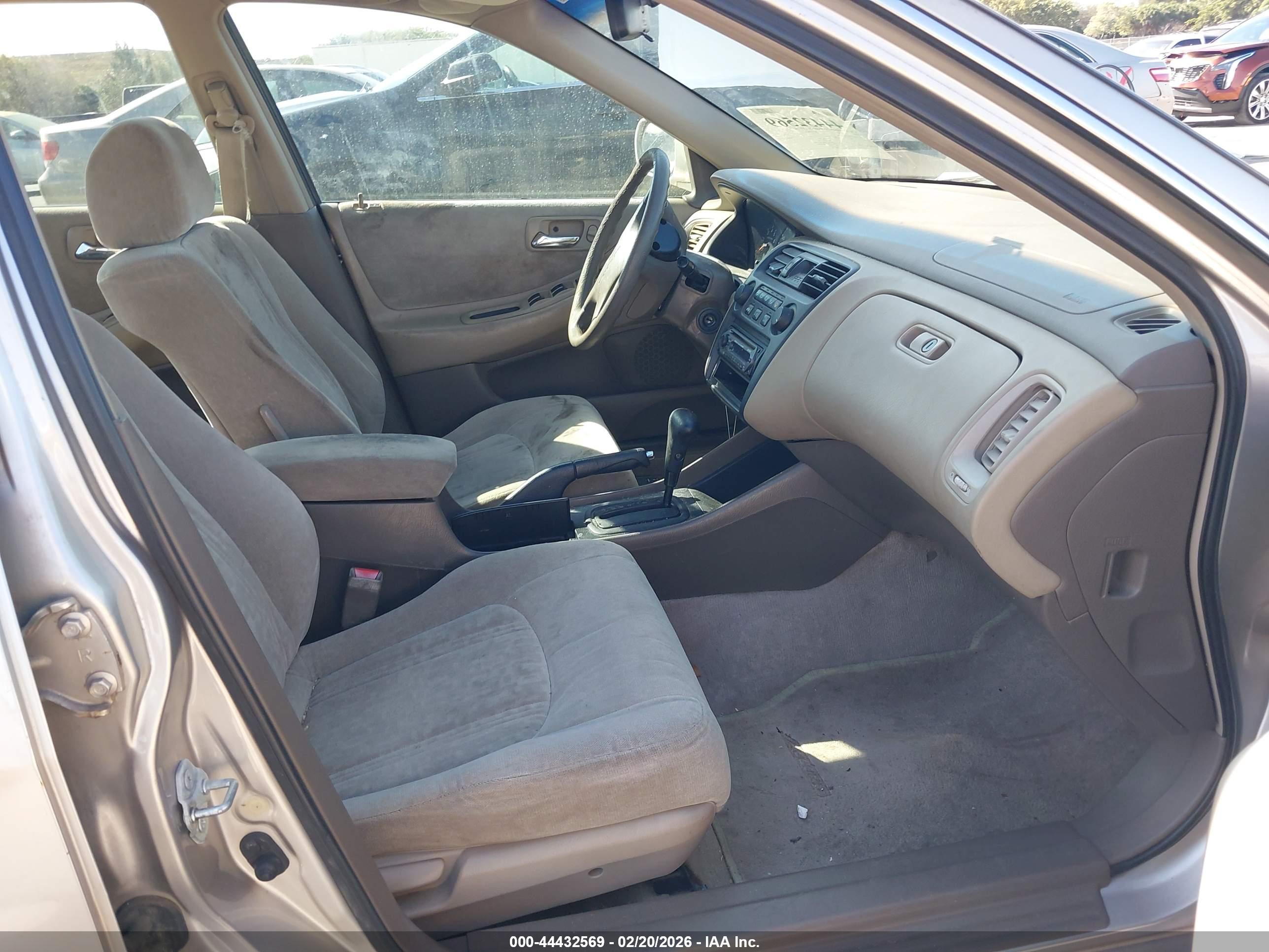 HONDA ACCORD image 5