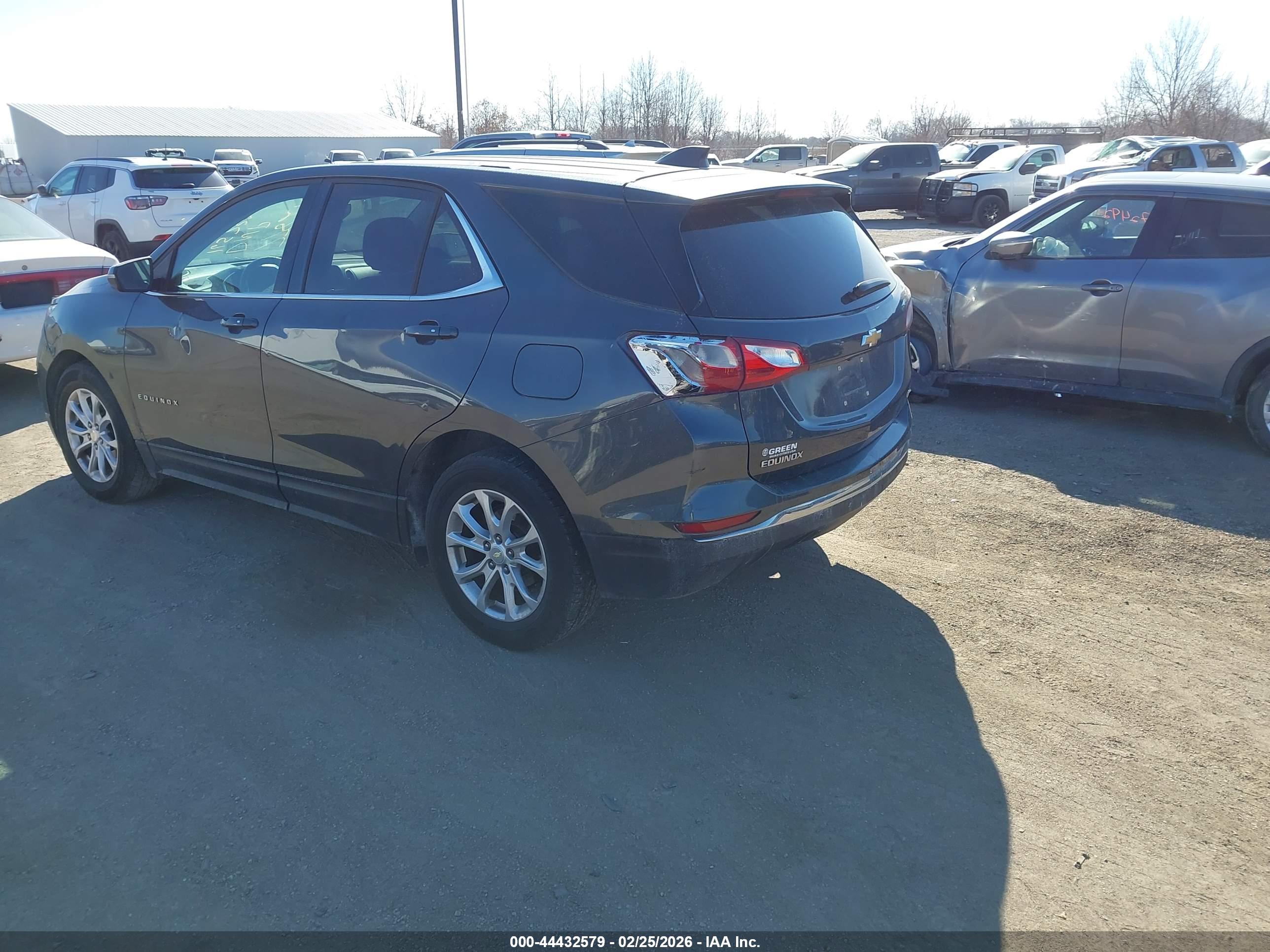 CHEVROLET EQUINOX image 3