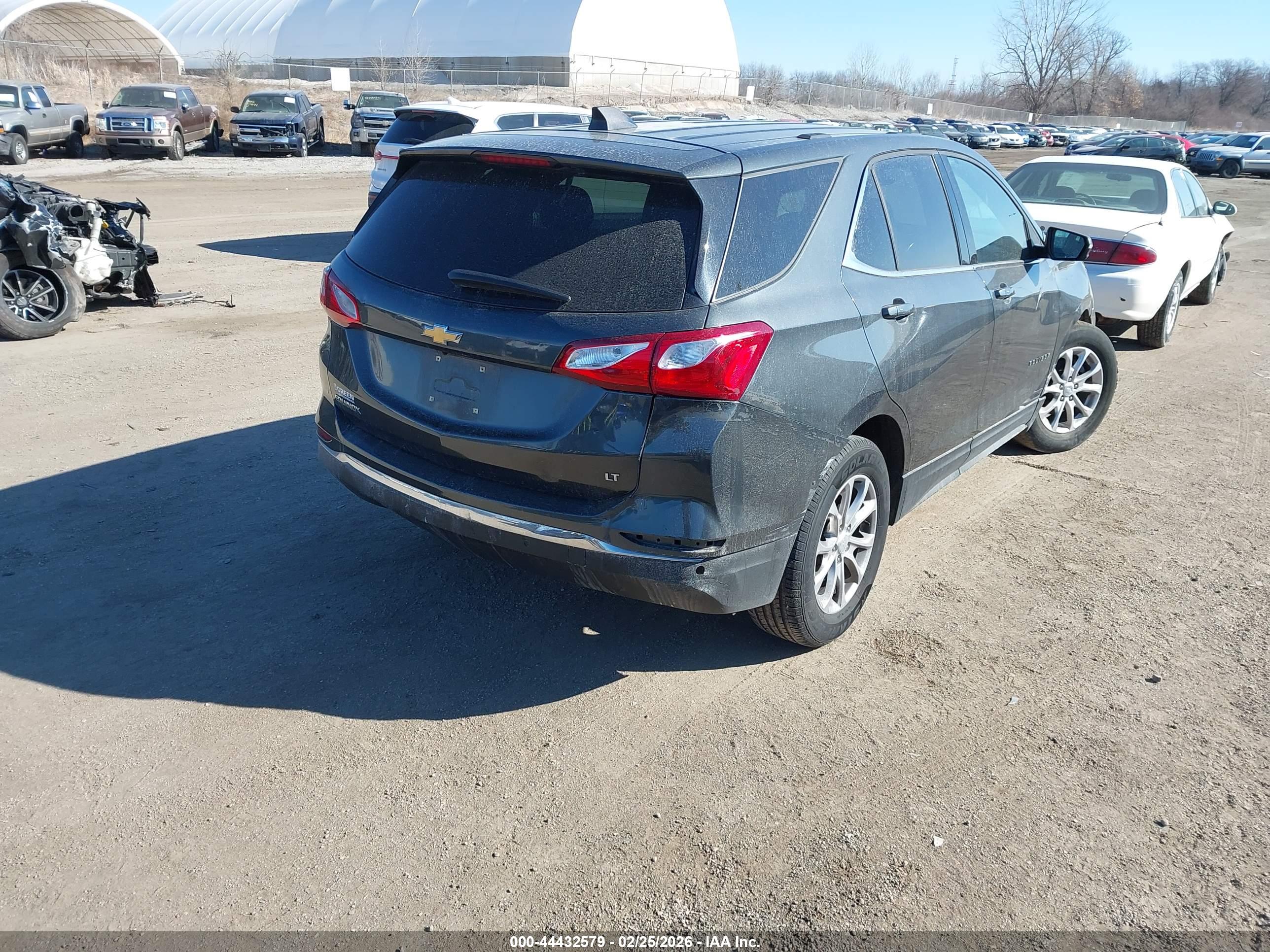 CHEVROLET EQUINOX image 4