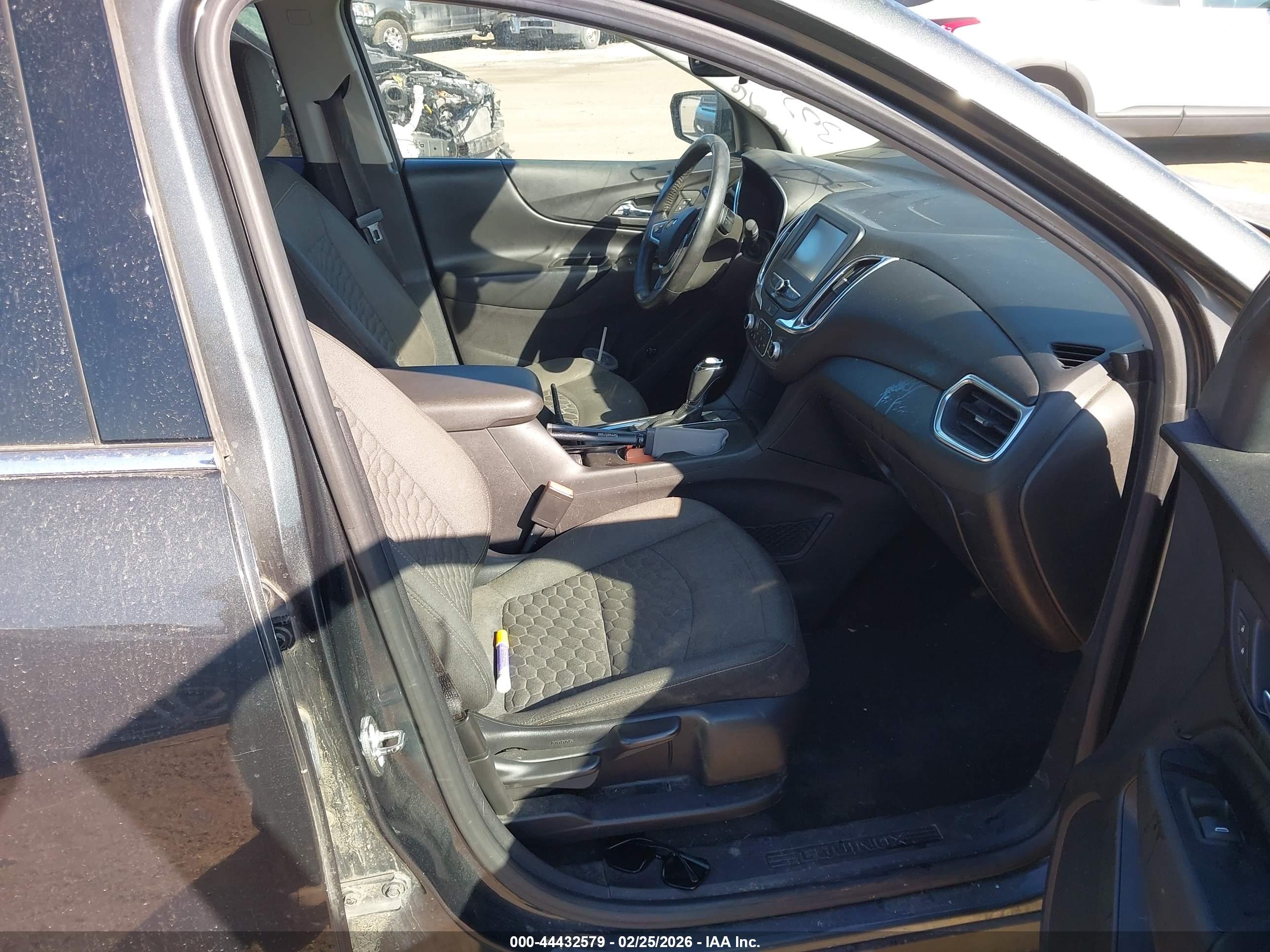 CHEVROLET EQUINOX image 5
