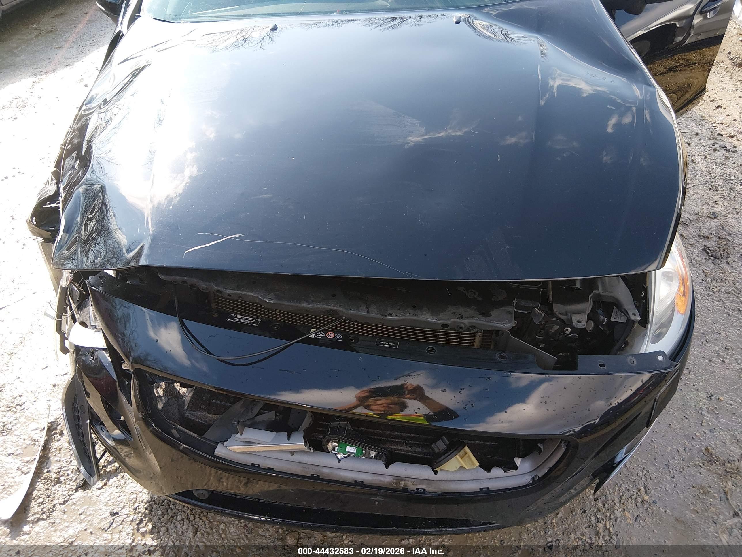 VOLVO S60 image 10