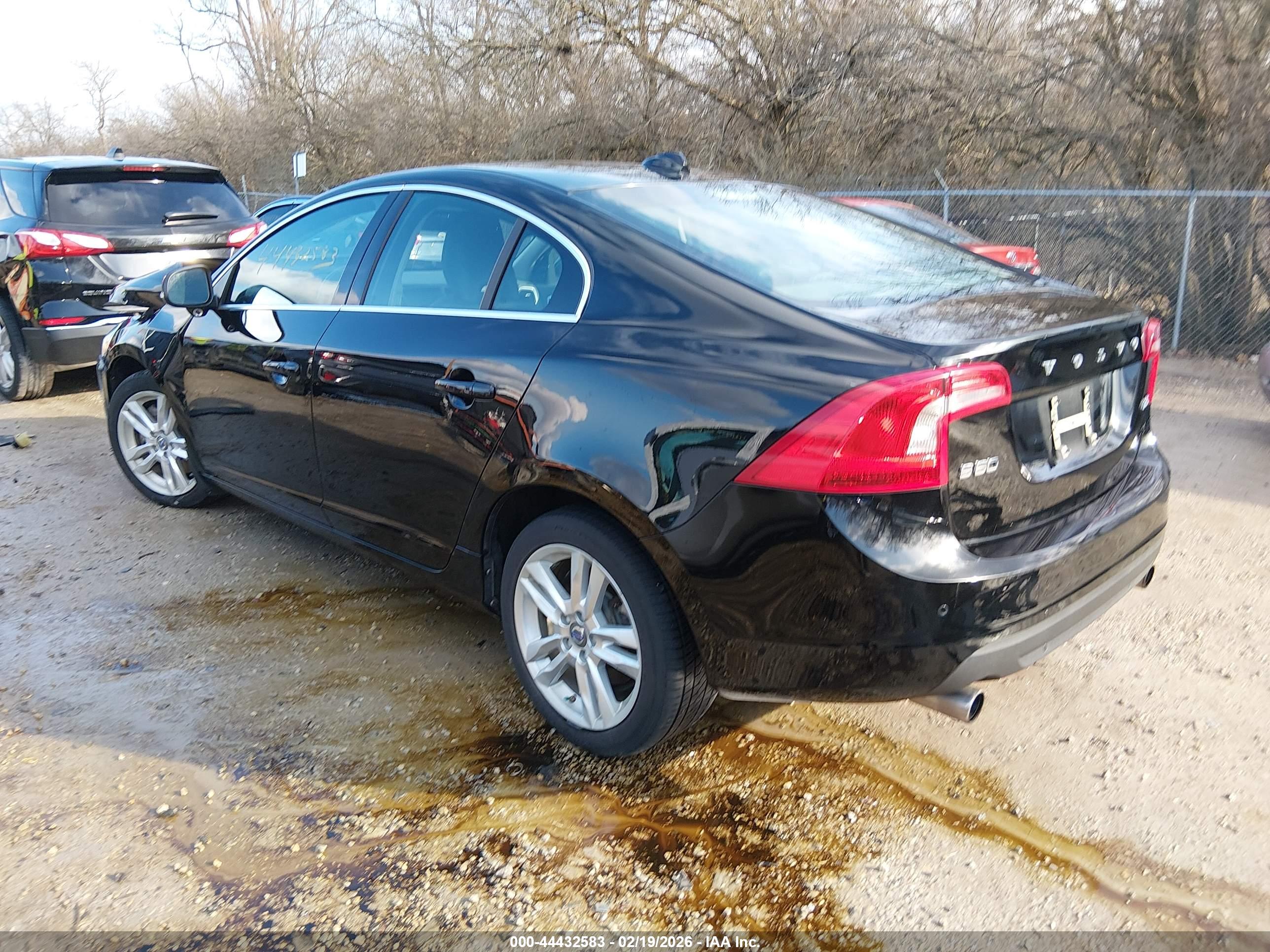VOLVO S60 image 3