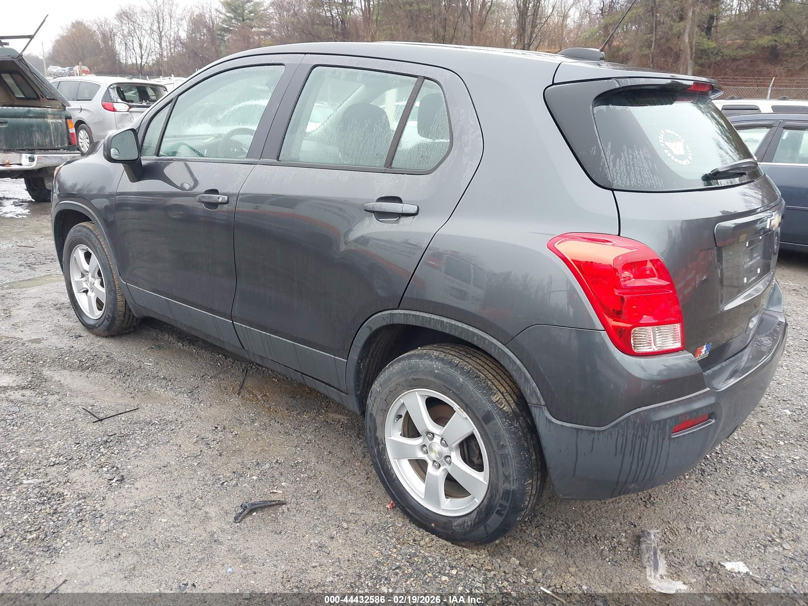 CHEVROLET TRAX image 3