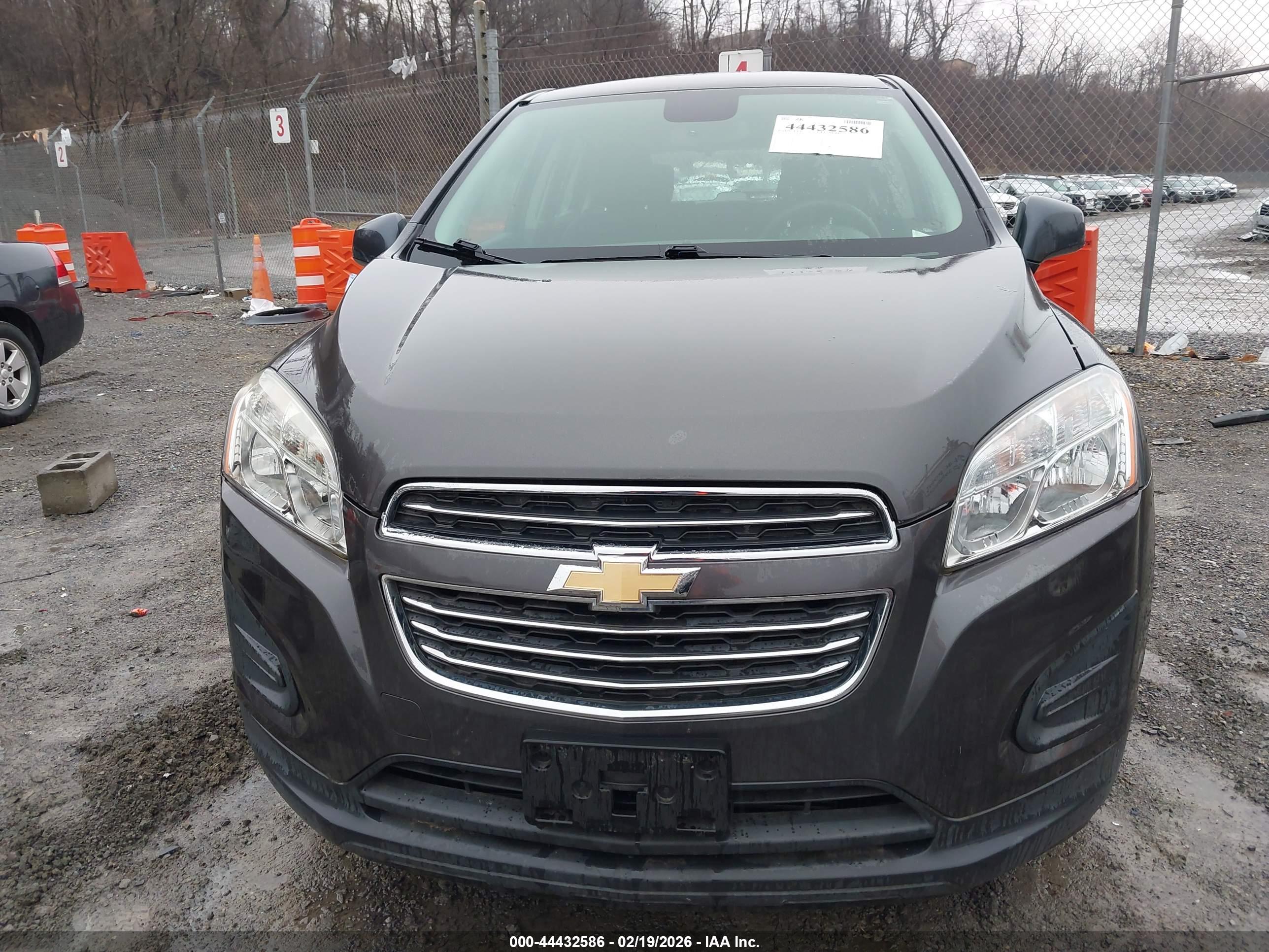 CHEVROLET TRAX image 6
