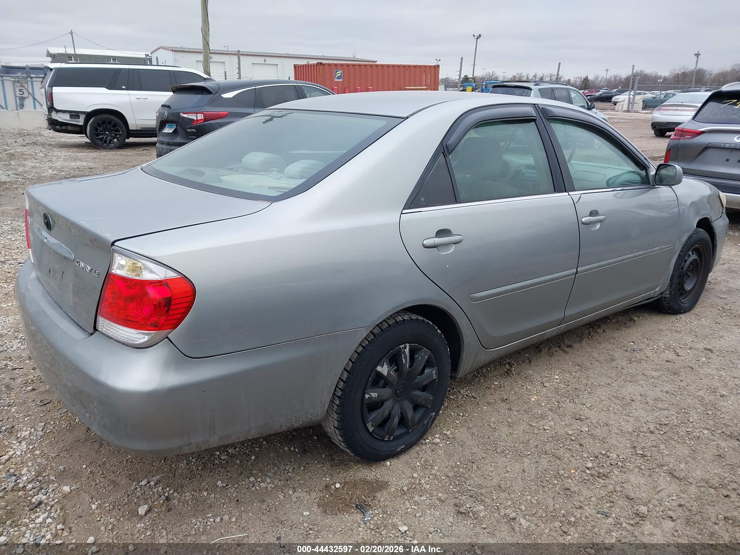 TOYOTA CAMRY image 4