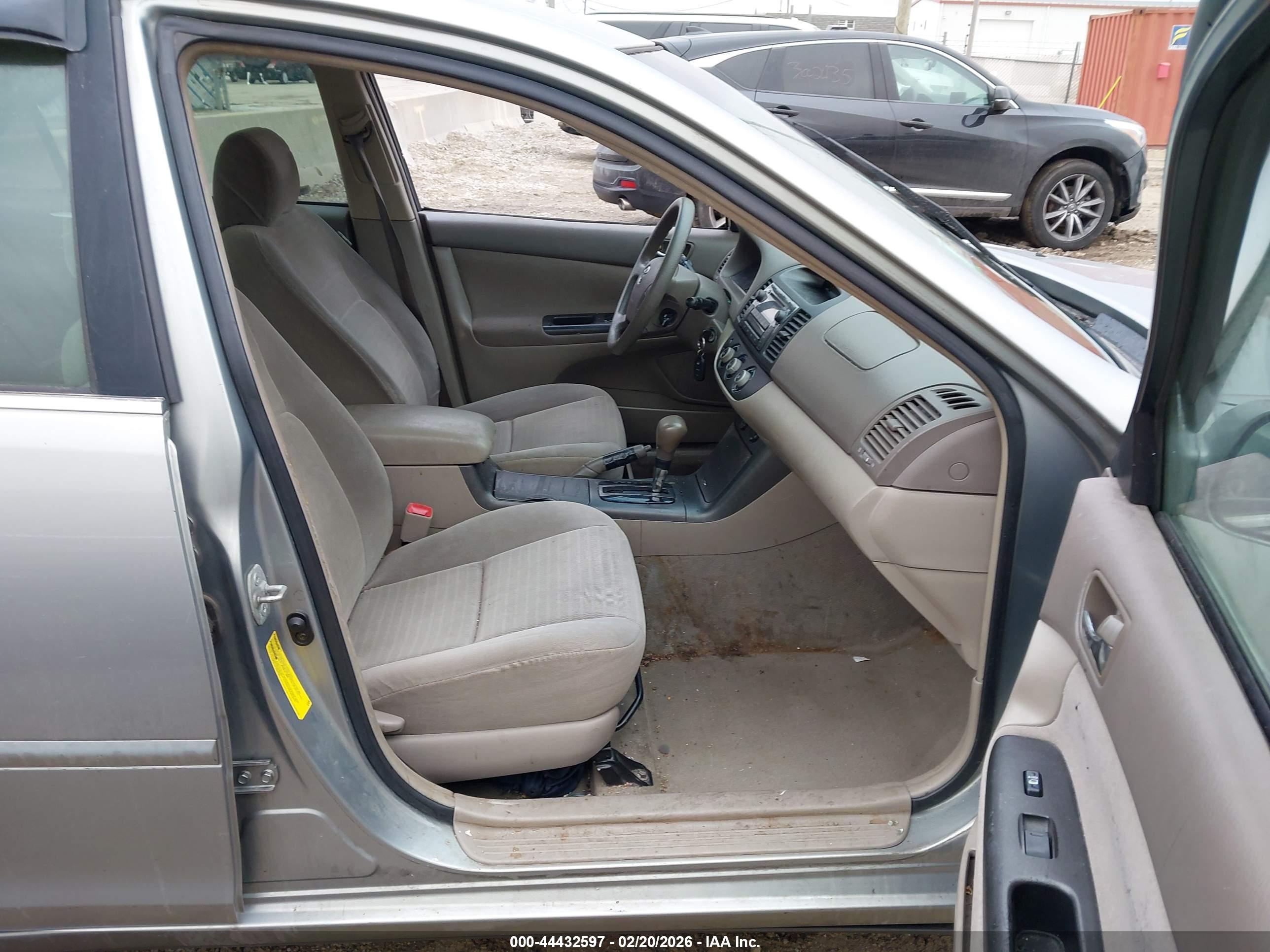 TOYOTA CAMRY image 5