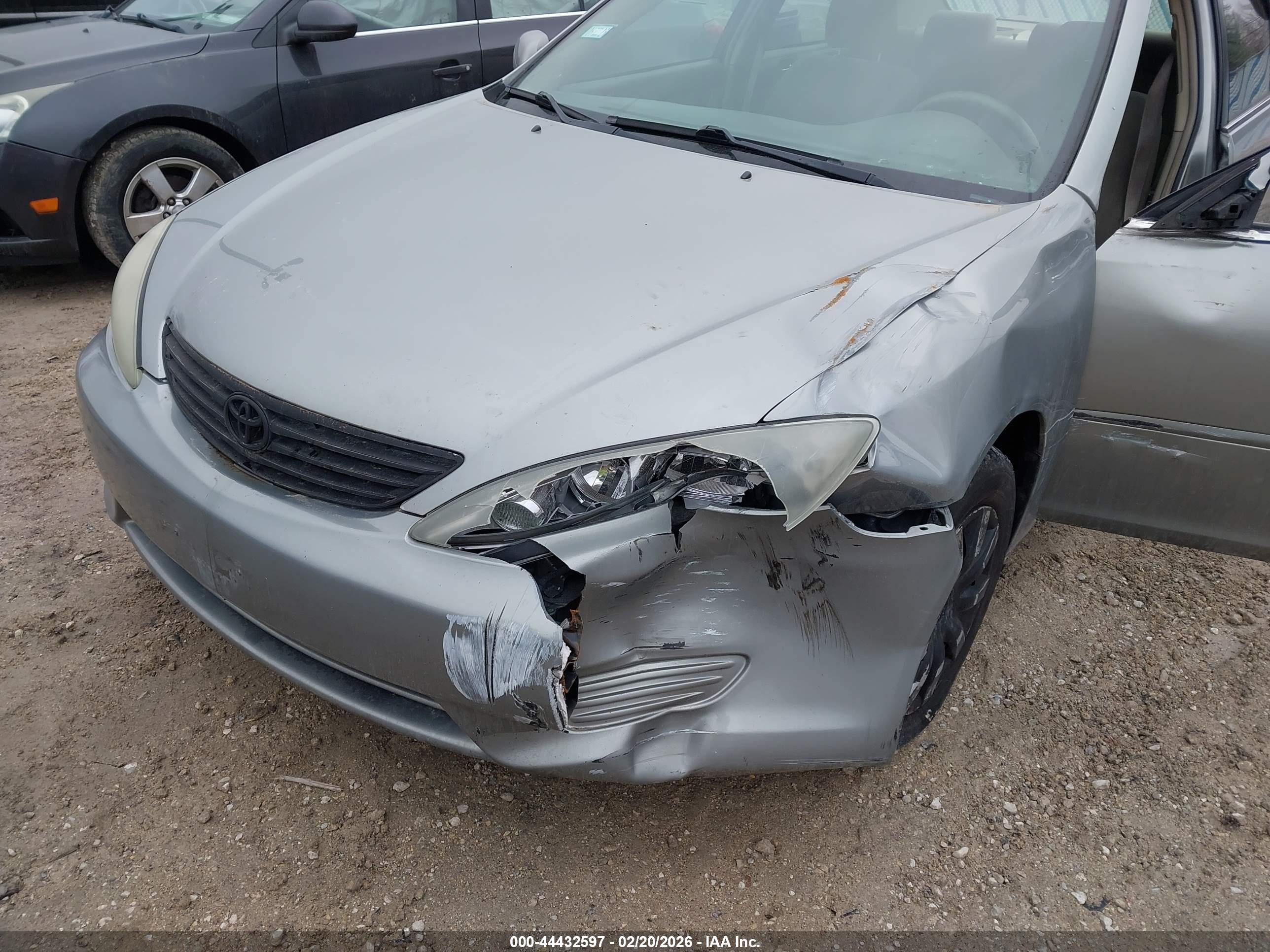 TOYOTA CAMRY image 6