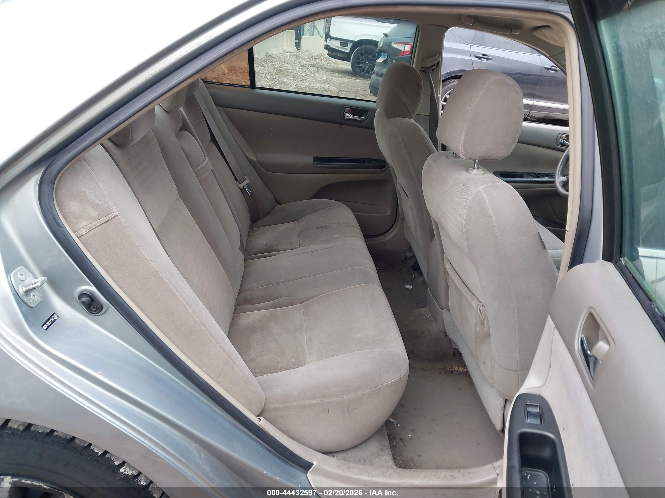 TOYOTA CAMRY image 8