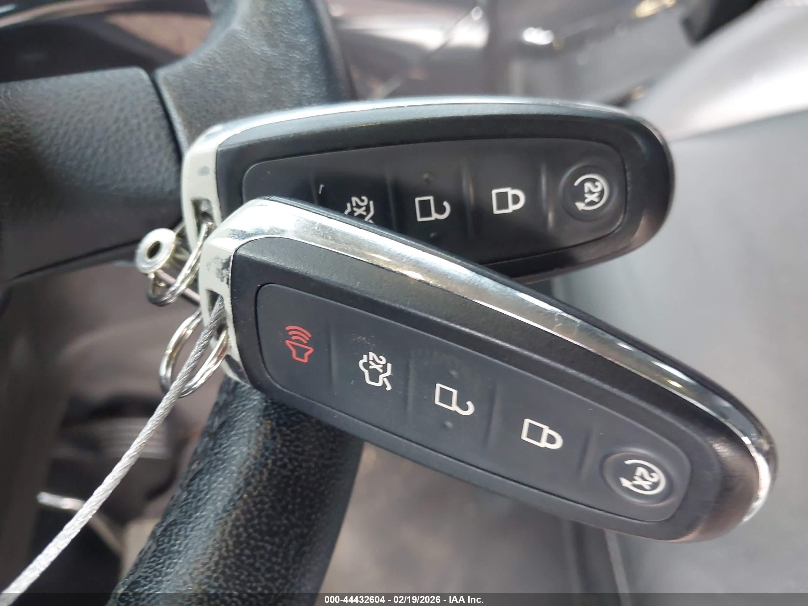 FORD ESCAPE image 11
