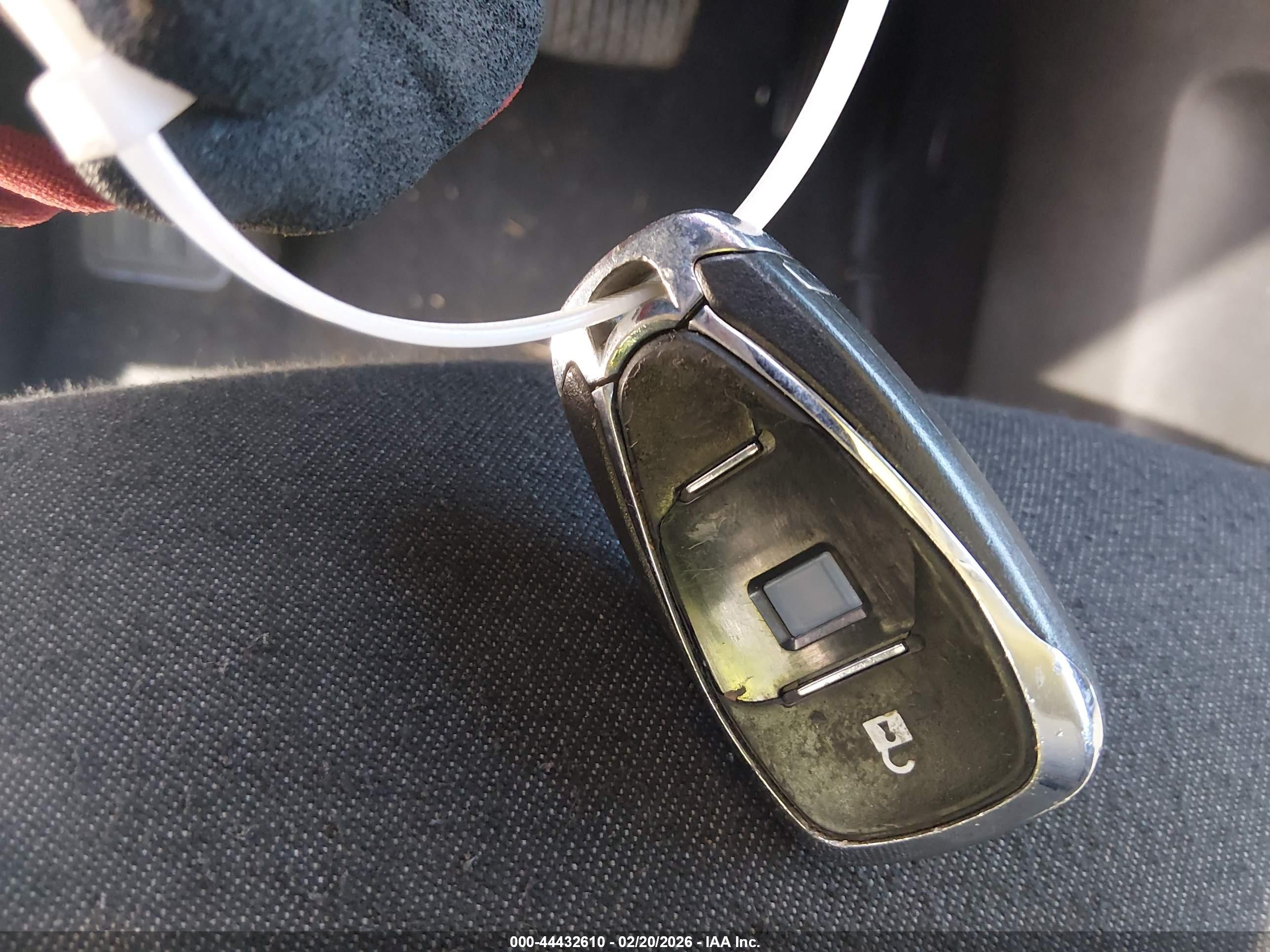 CHEVROLET EQUINOX image 11