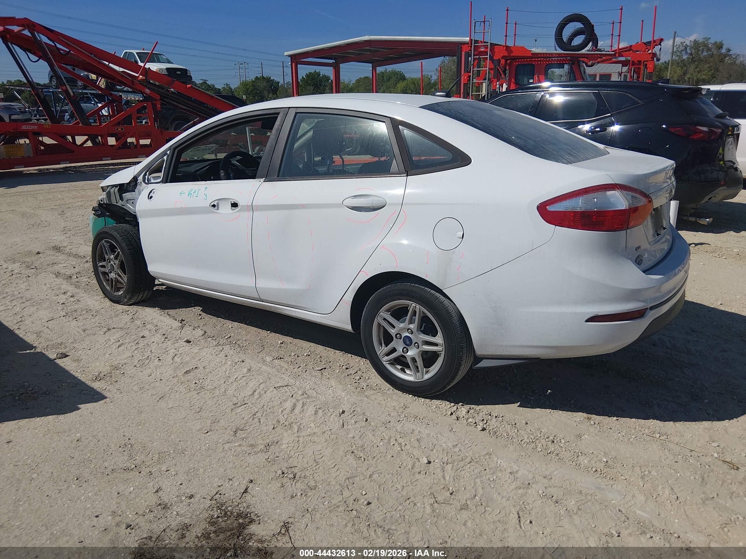 FORD FIESTA image 3
