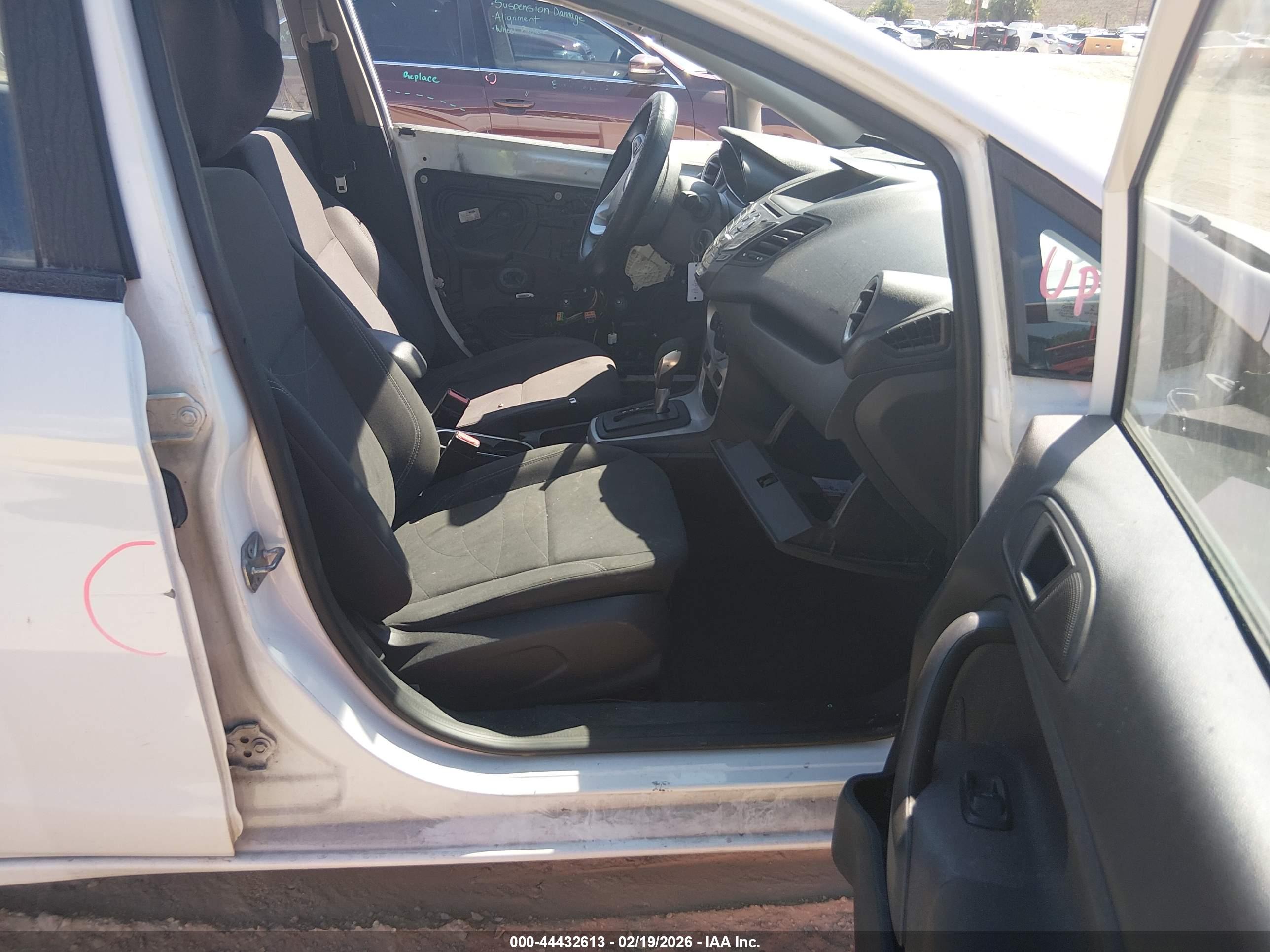 FORD FIESTA image 5