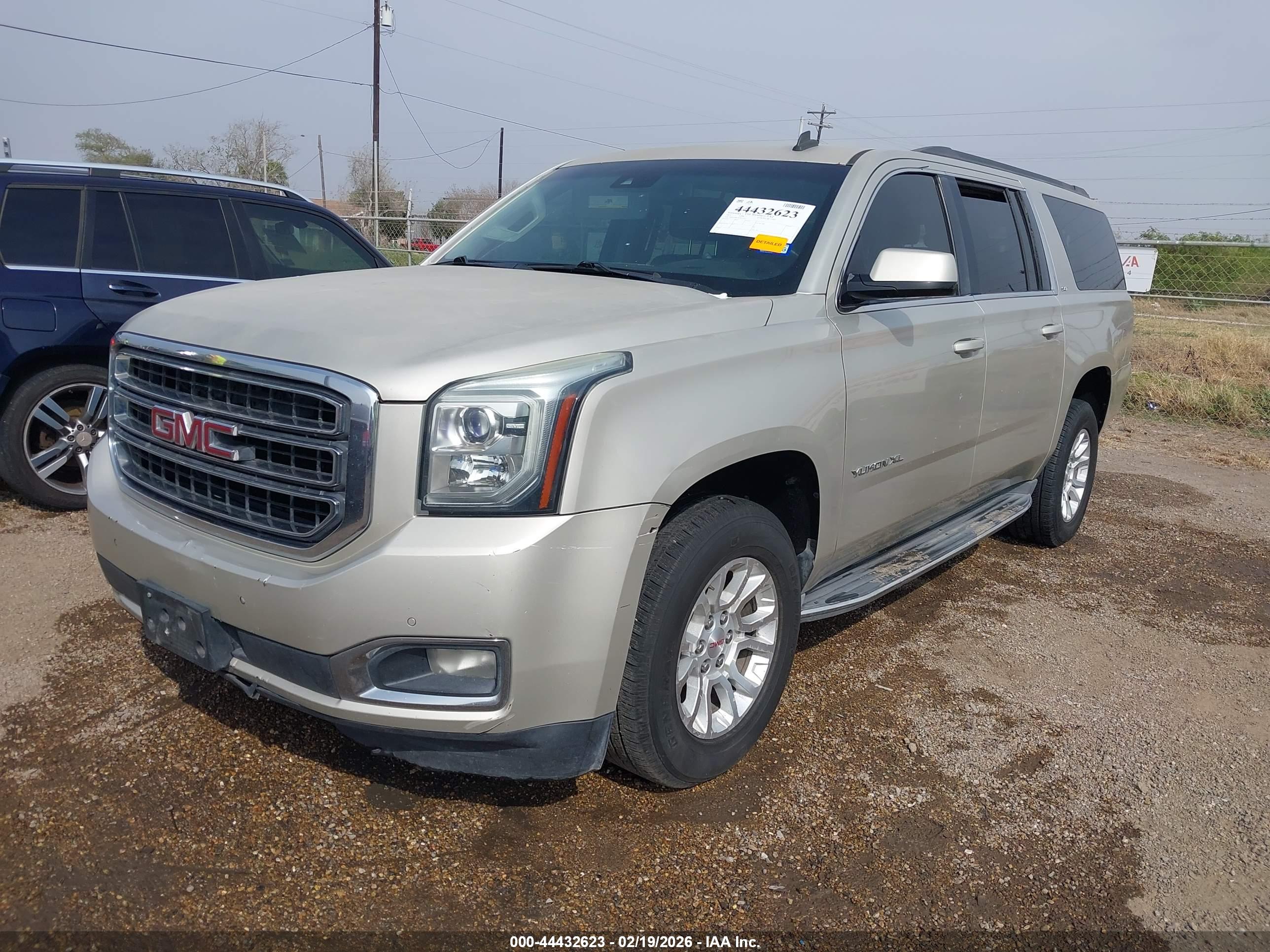 GMC YUKON image 2