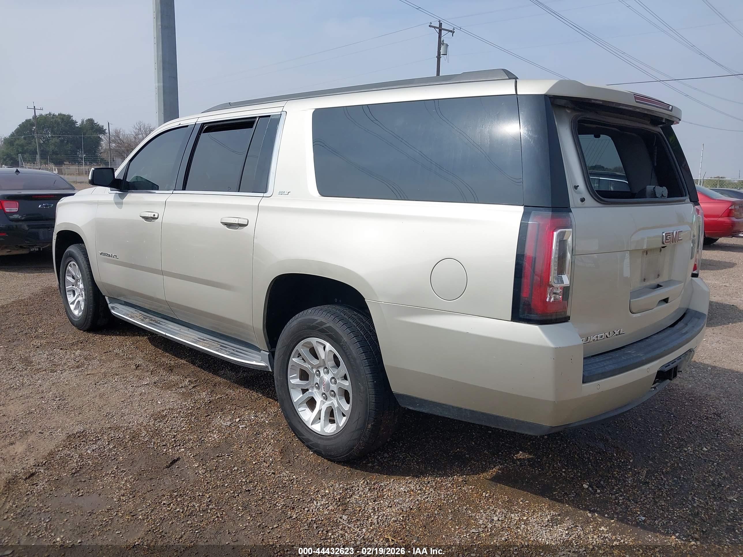 GMC YUKON image 3
