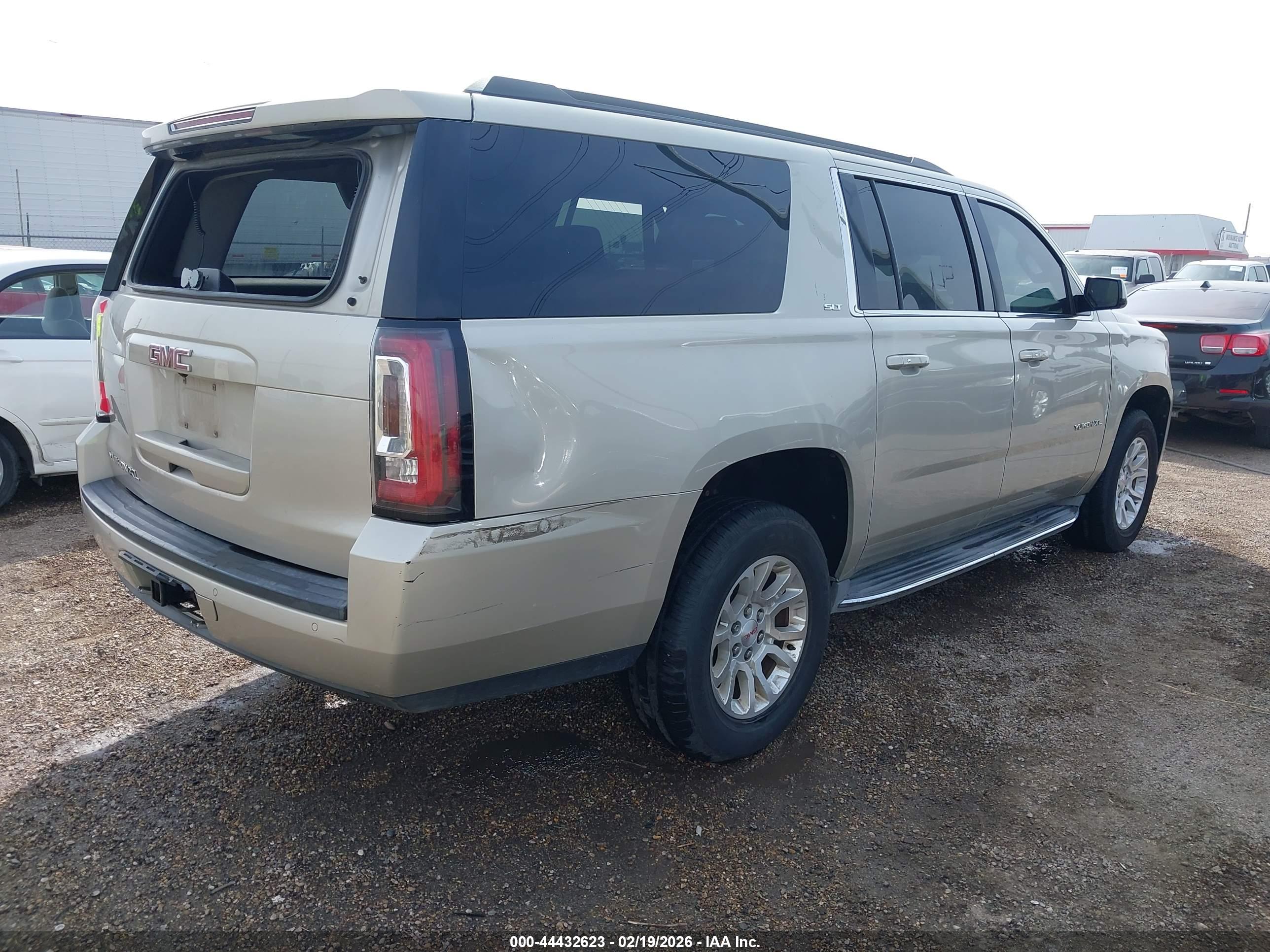 GMC YUKON image 4
