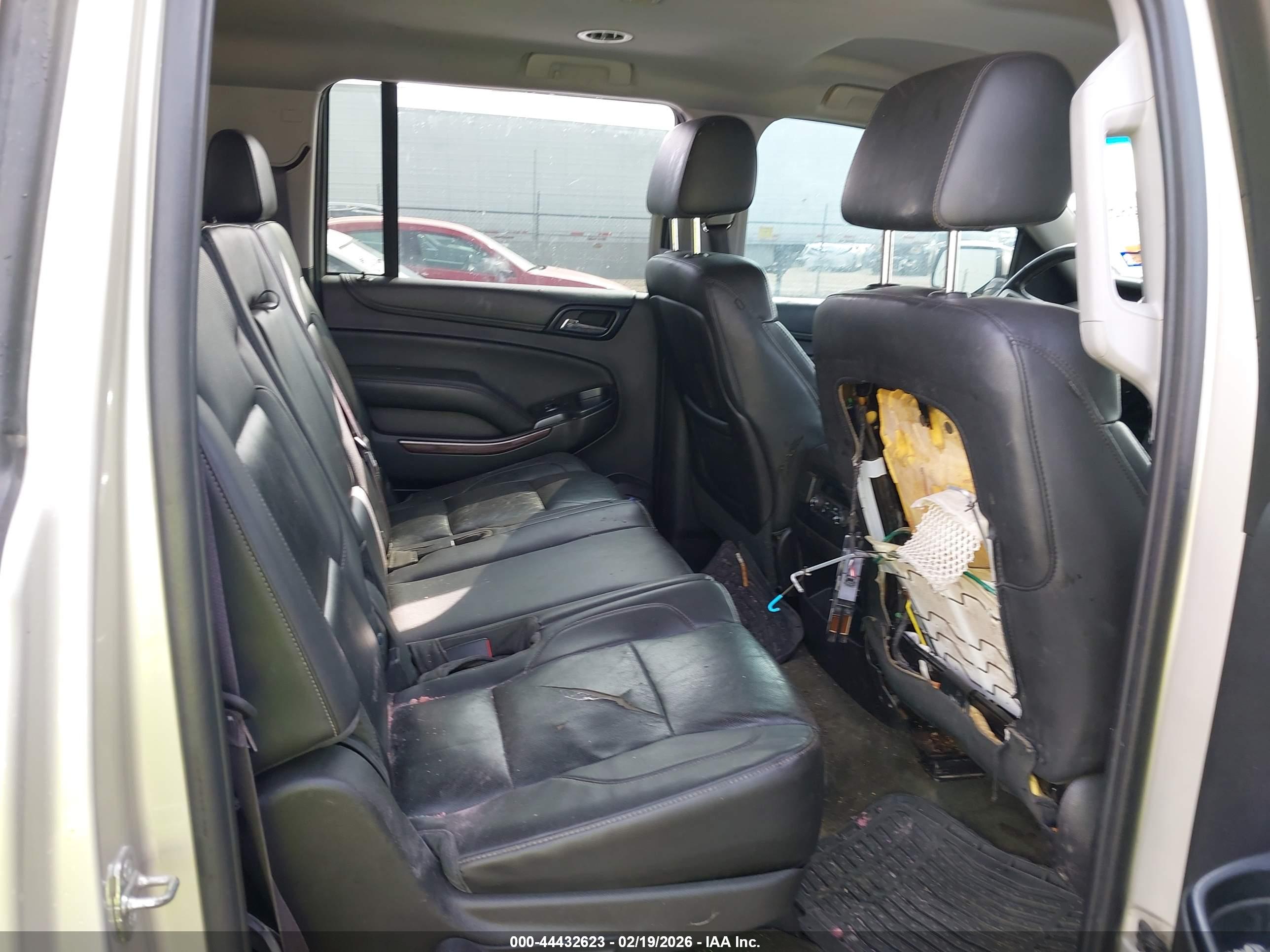 GMC YUKON image 8
