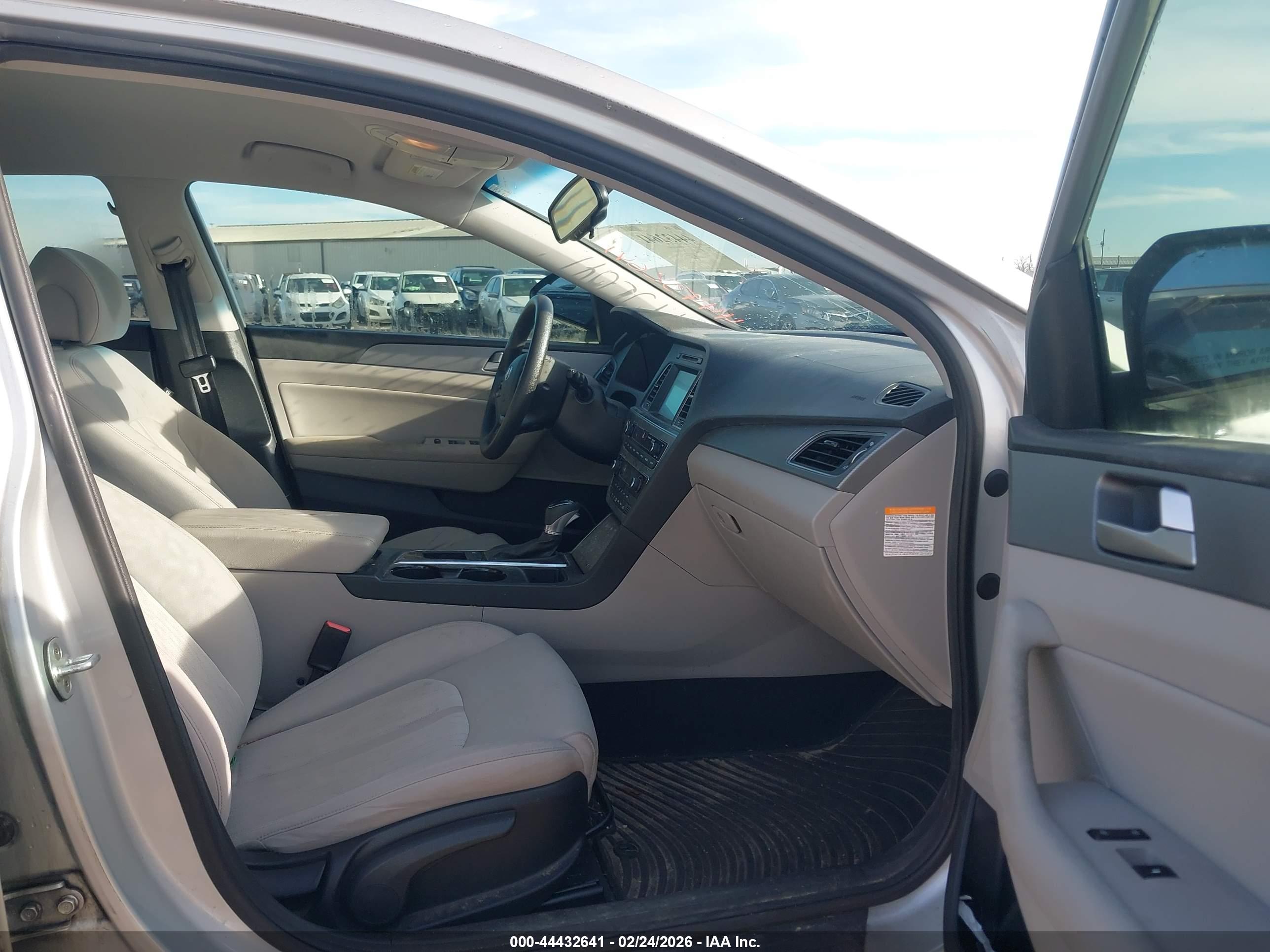 HYUNDAI SONATA image 5
