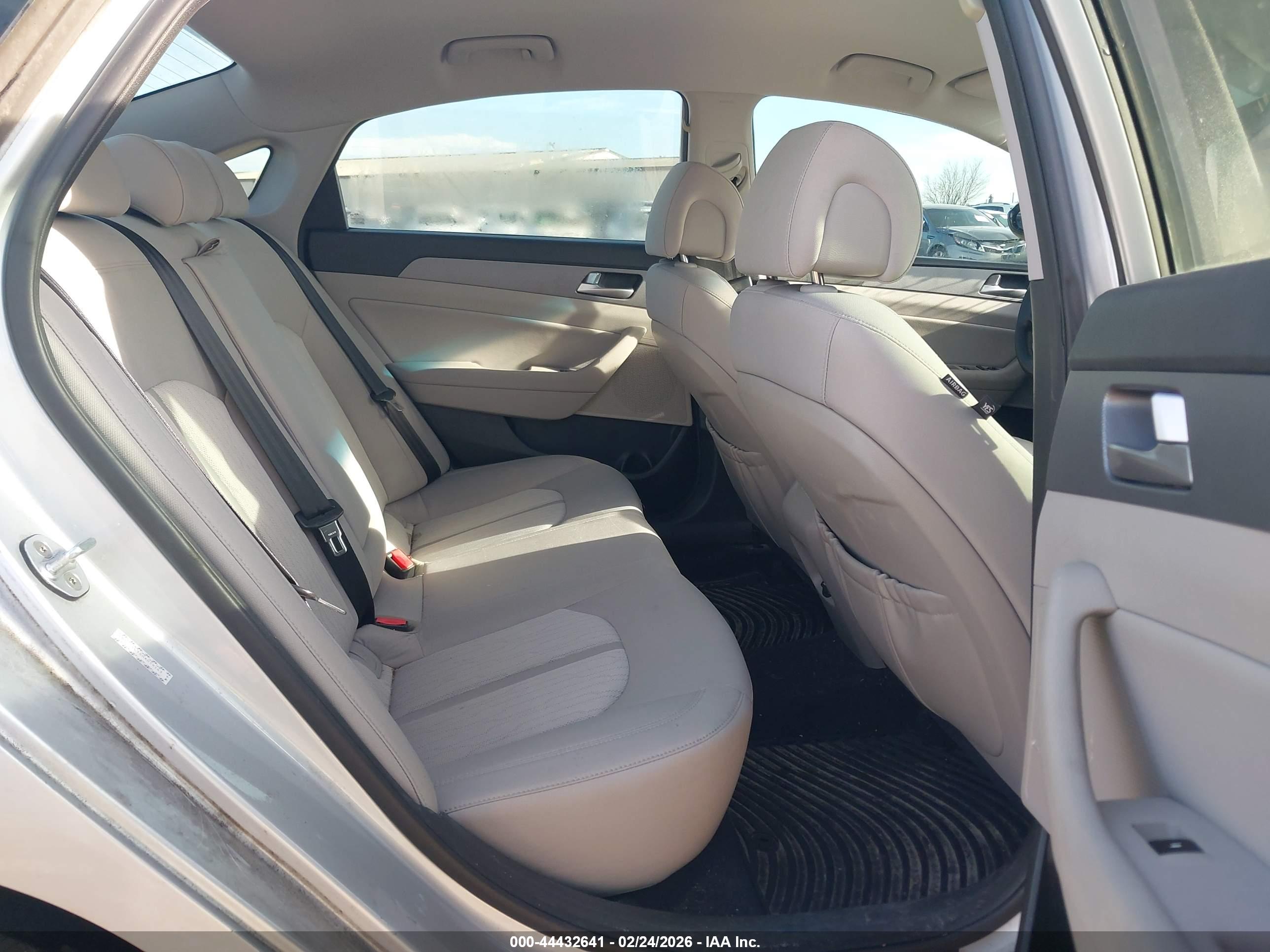 HYUNDAI SONATA image 8