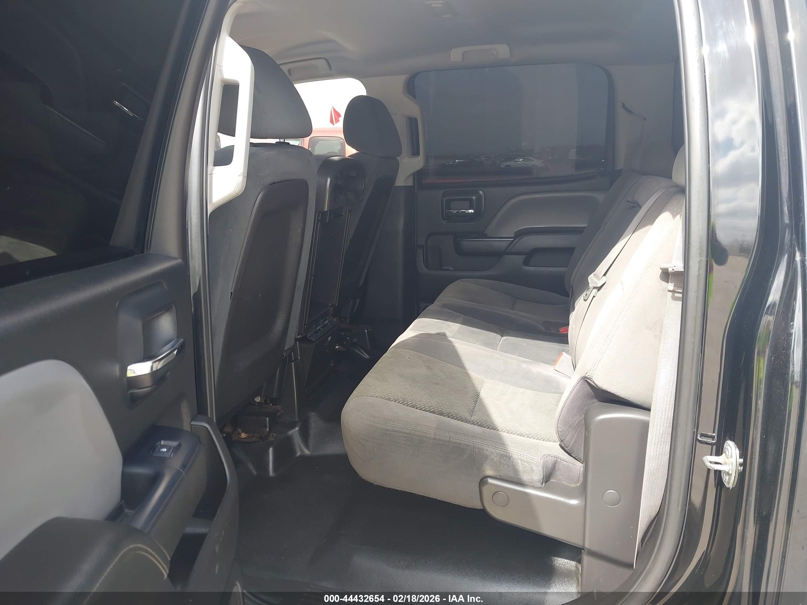CHEVROLET SILVERADO image 8