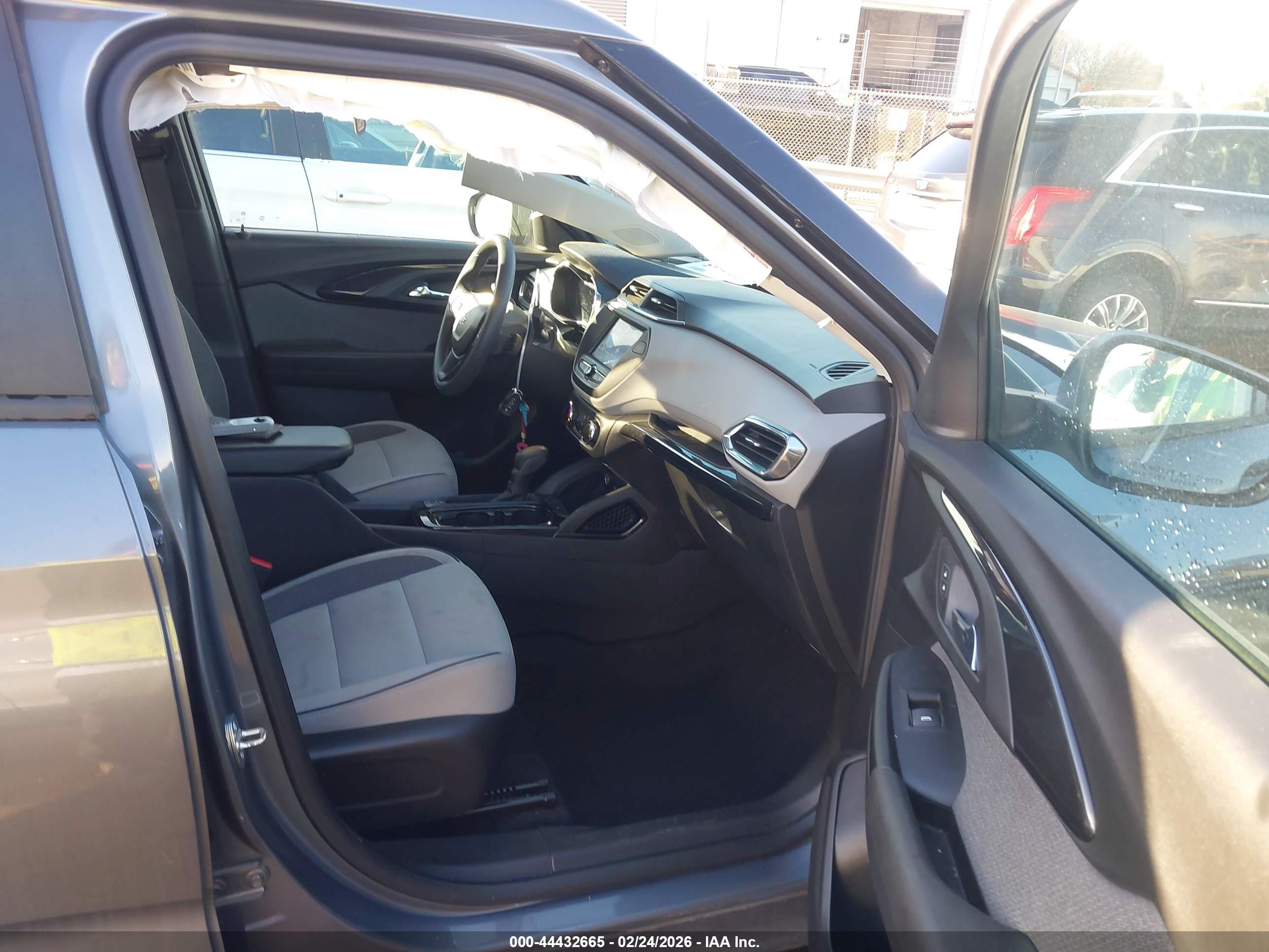 CHEVROLET TRAILBLAZER image 5