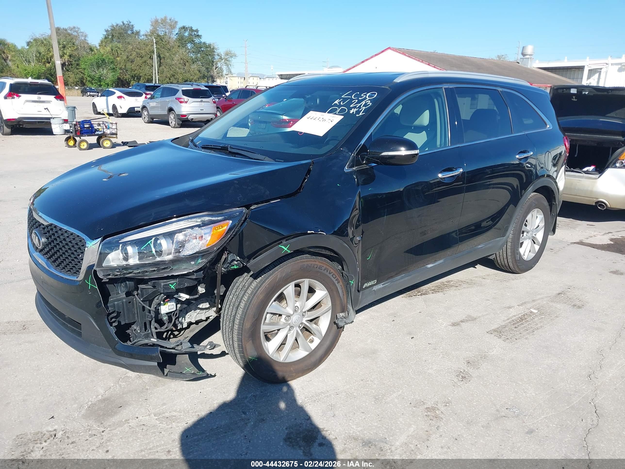 KIA SORENTO image 2