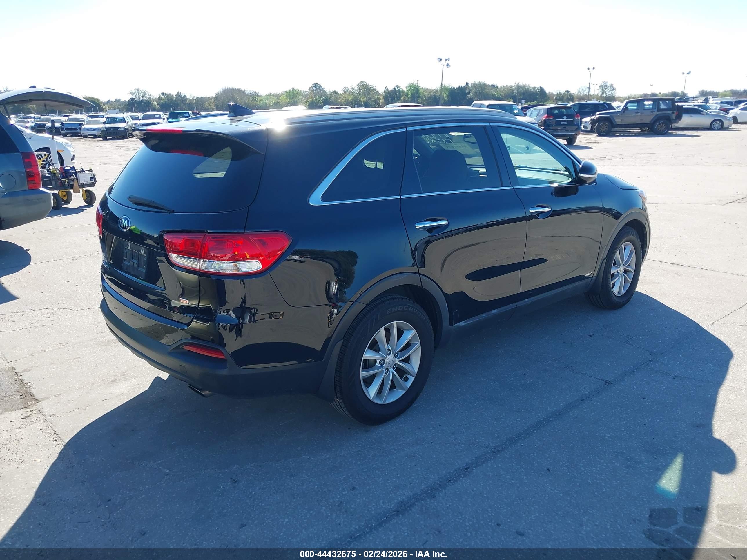 KIA SORENTO image 4